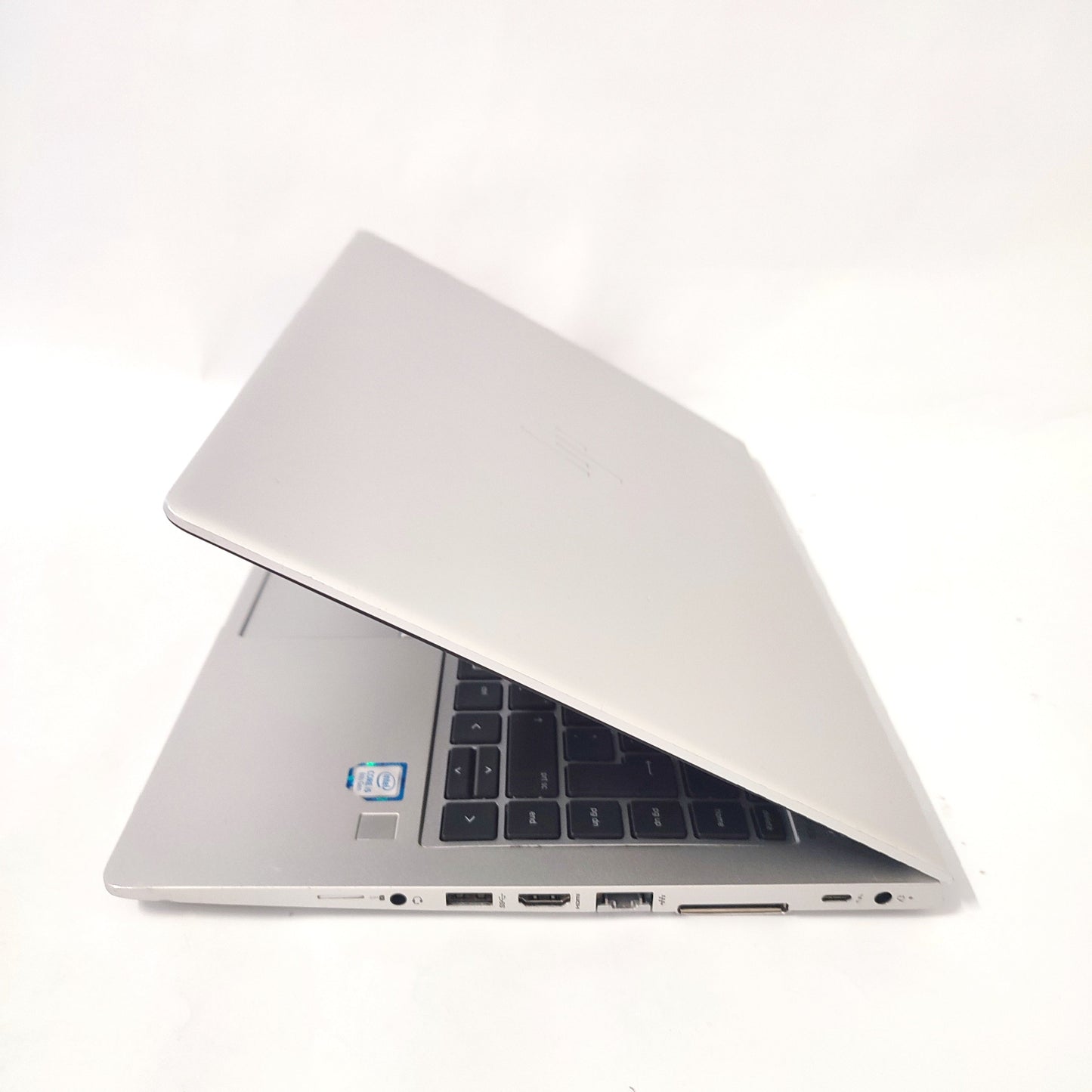 HP EliteBook 840 G5/i5-8250U/16GB/256GB SSD/AMD/14″ FHD/ID: 17034