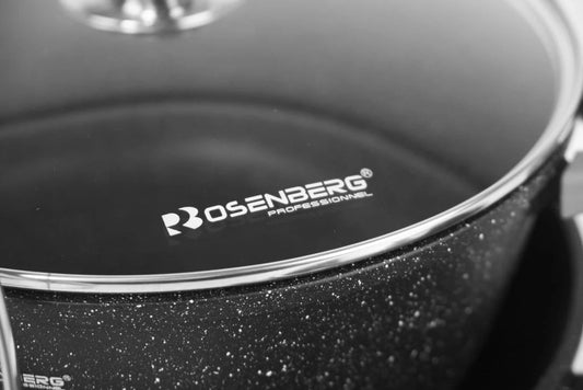 Крупный план профессиональной кастрюли Rosenberg с крышкой