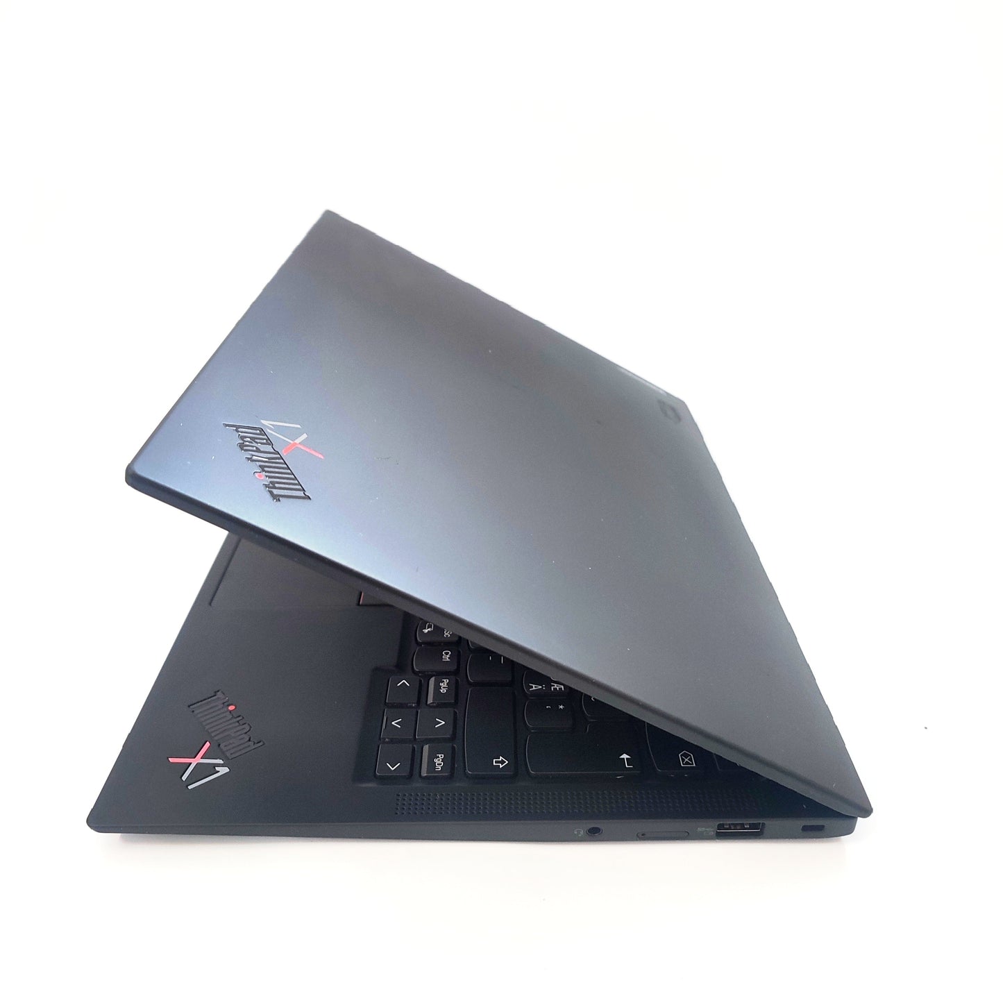 LENOVO ThinkPad X1 Carbon Gen 9/i5-1135G7/16 ГБ/256 ГБ SSD/Intel Iris/14″ FHD/ID: 24625