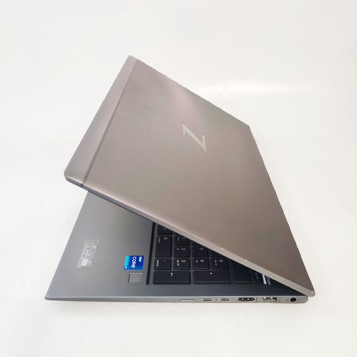 HP Zbook Firefly 15 G8/i7-1165G7/16GB/256GB SSD/Nvidia Quadro T500/15.6″ FHD/ID: 30478