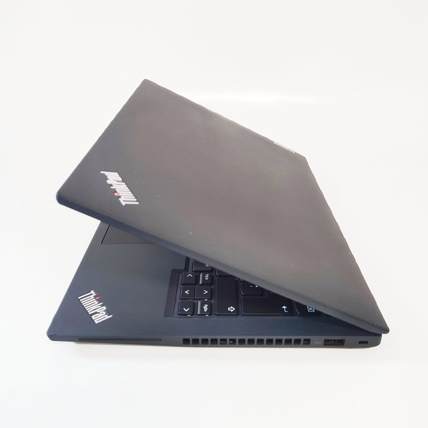 LENOVO ThinkPad T14 Gen3/Ryzen 5-6650U/16GB/256GB SSD/AMD/14″ FHD/ID: 27647