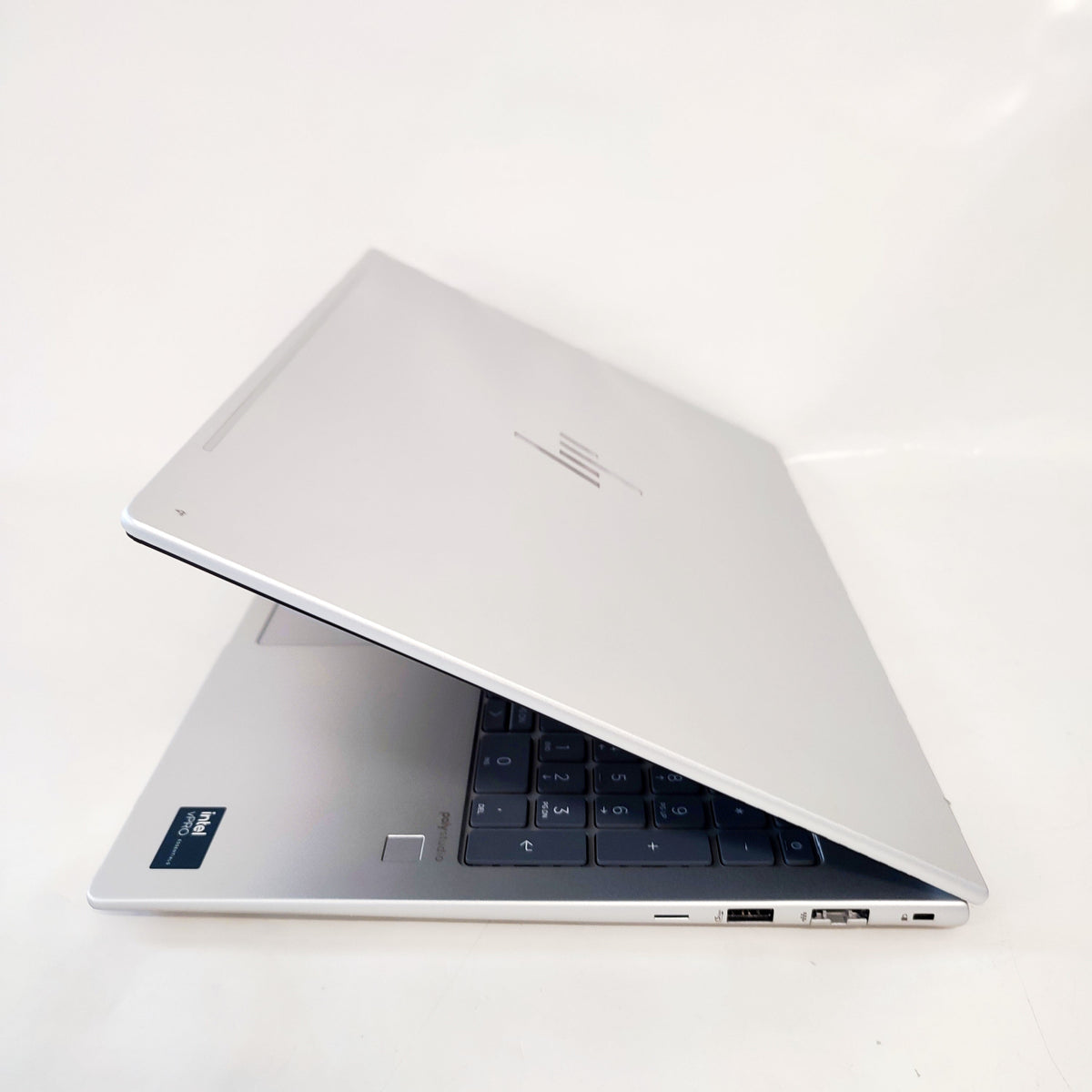 HP EliteBook 660 G11/Ultra 5-125u/16GB/256GB SSD/Intel Iris/16″ FHD+/ID: 30419