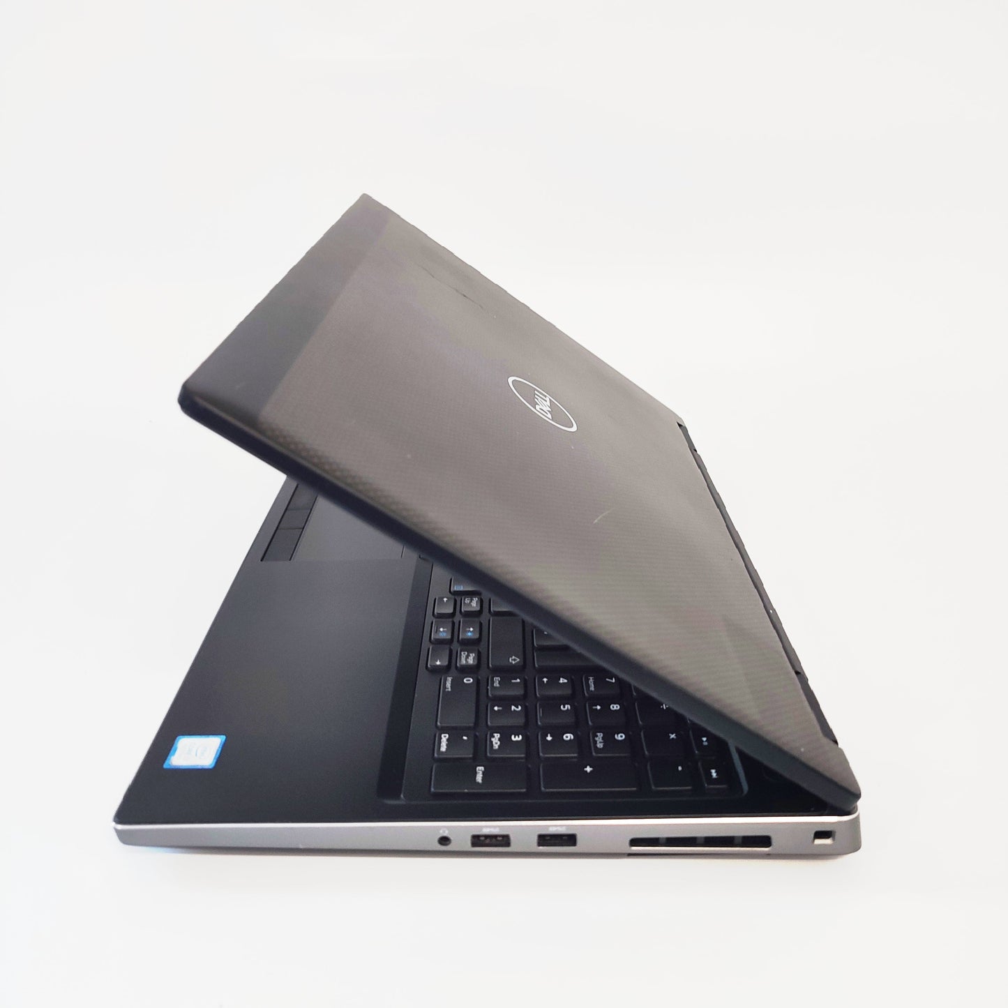 DELL Precision 7530 Touch/i7-8750H/16GB/256GB SSD/NVIDIA Quadro P2000/15.6″ FHD/ID: 27297