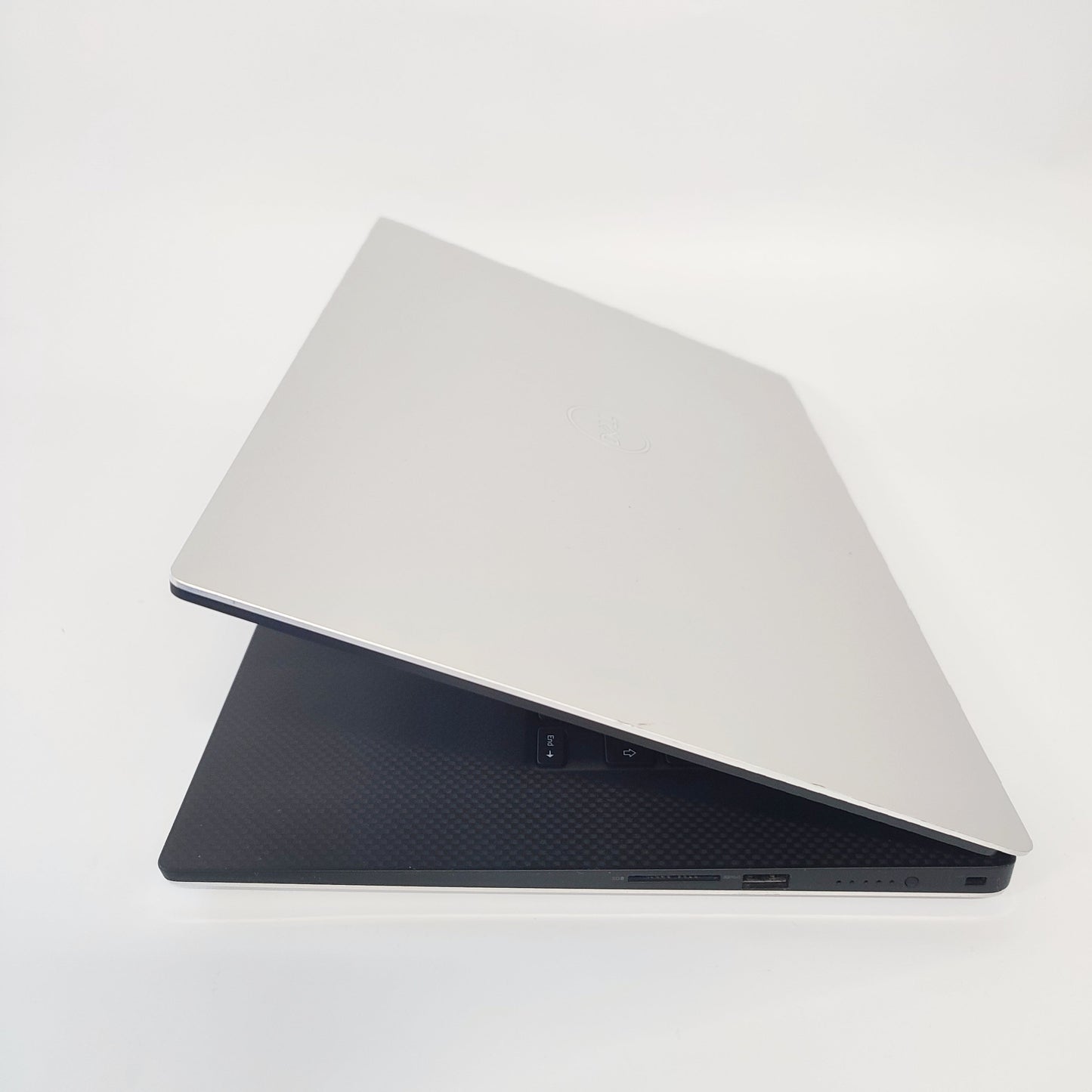 DELL XPS 15 9570/i5-8300H/16GB/256GB SSD/NVIDIA GeForce GTX 1050/15.6″ FHD/ID: 25475