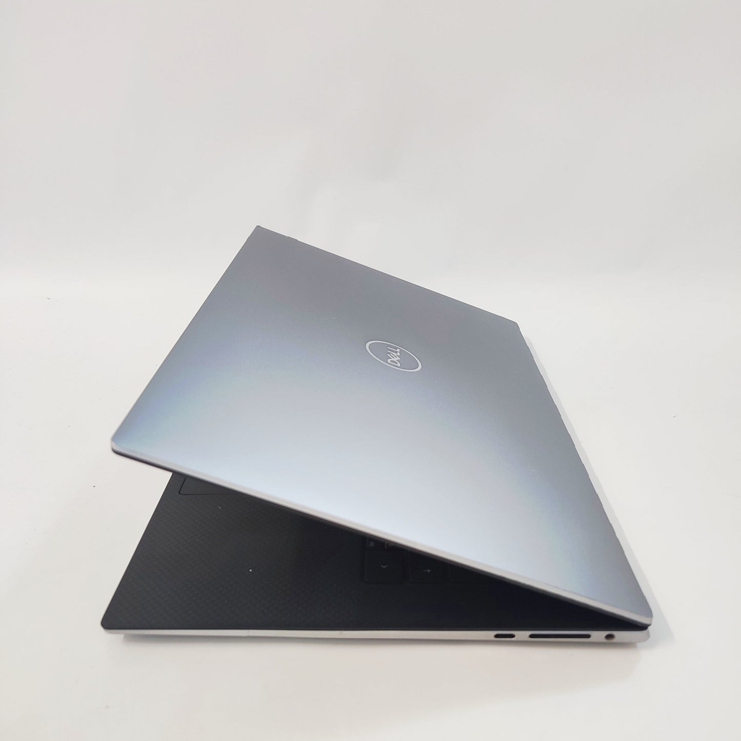 DELL Precision 5560/i7-11850H/32 ГБ/500 ГБ SSD/Nvidia RTX A2000/15.6″ FHD/ID: 26118