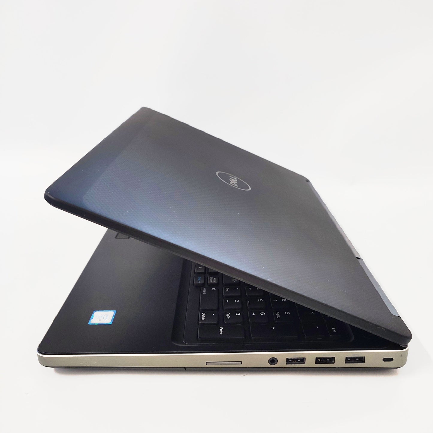 DELL Precision 7520/i7-7820HQ/16GB/256GB SSD/Nvidia Quadro M2200/15.6″ FHD/ID: 18405