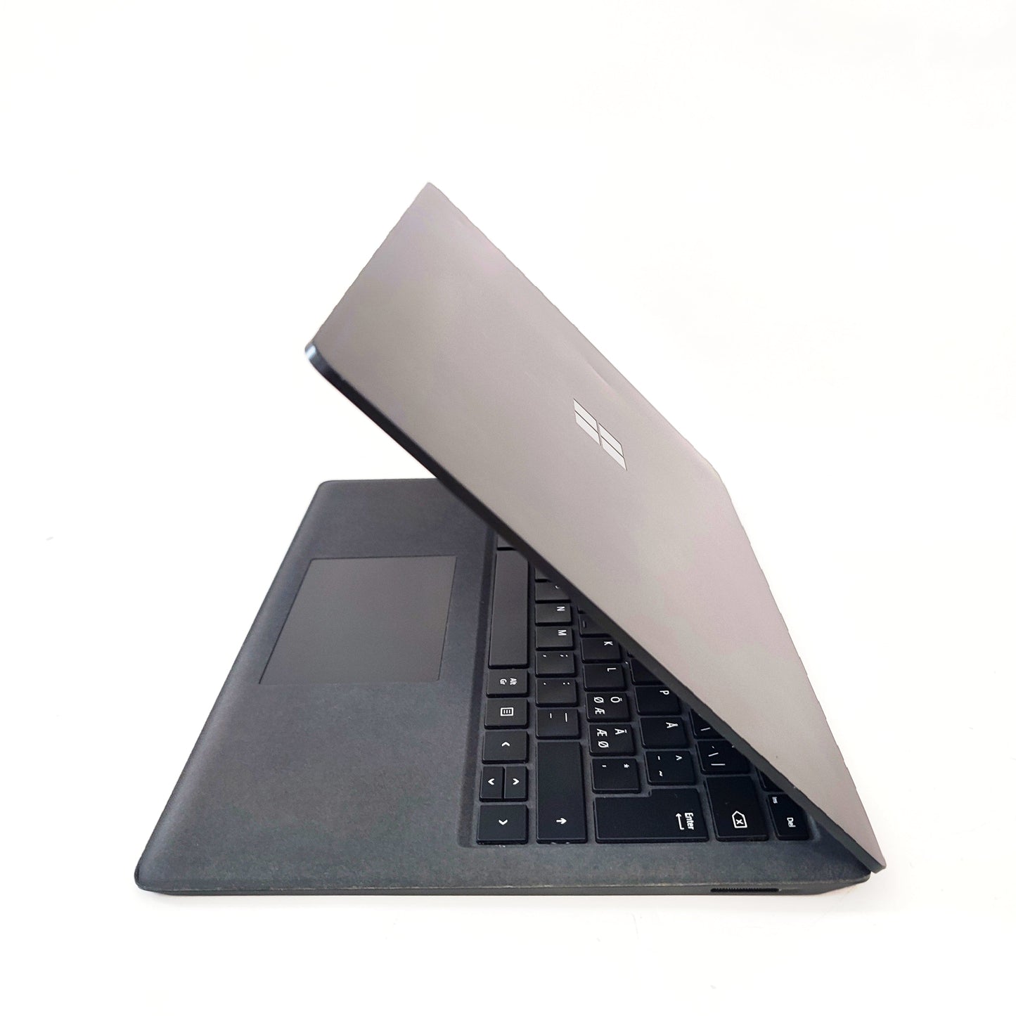 MICROSOFT Surface Laptop 2 Black/i7-8650U/8GB/256GB SSD/Intel Iris/13.5″ QHD/ID: 29833