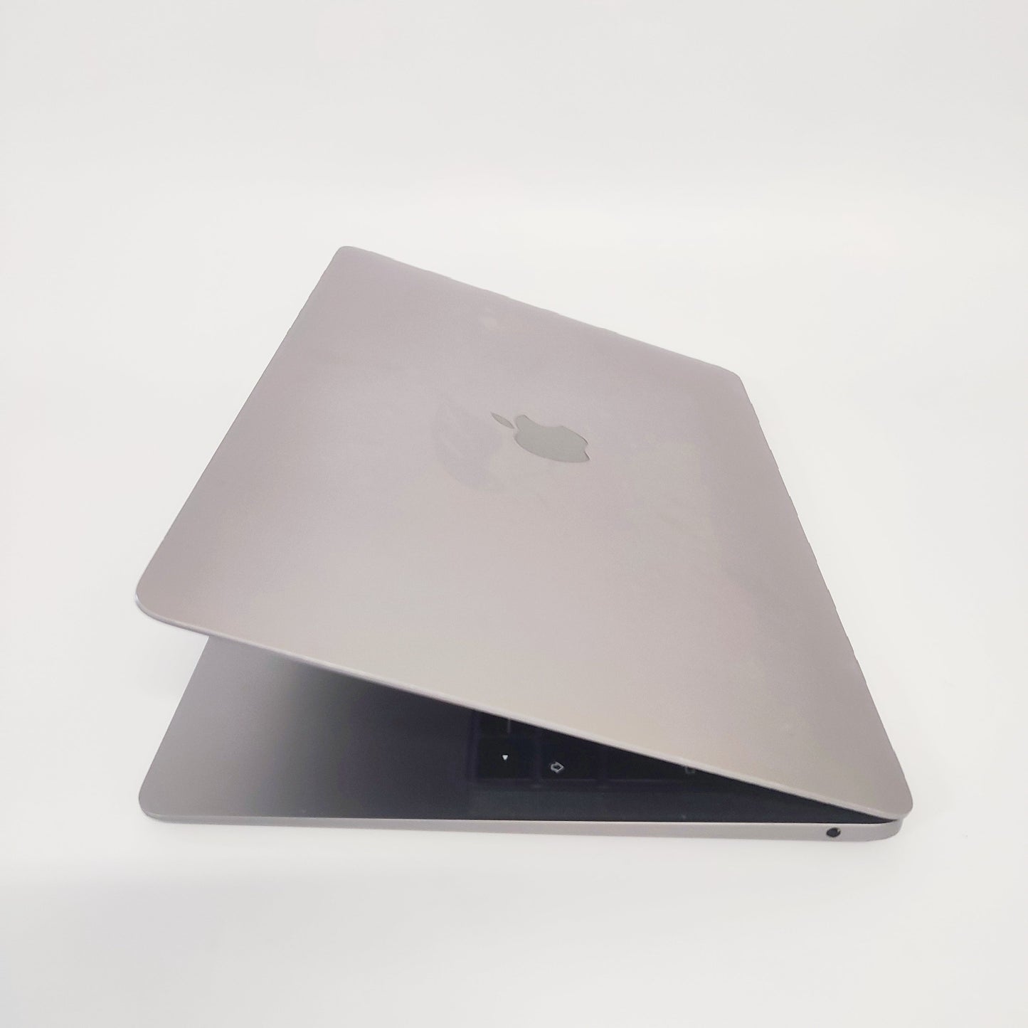 APPLE MacBook Air A1932 (2019)/i5-8210Y/16GB/256GB SSD/Intel HD Graphics/13.3″ Retina/ID: 25377