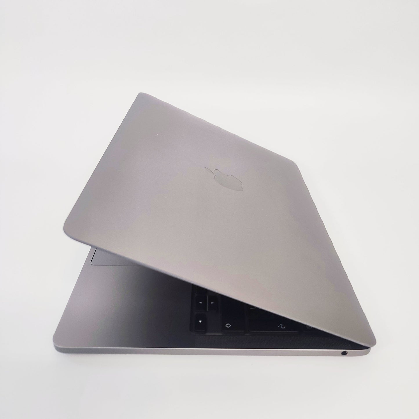 APPLE MacBook Pro A2289 (2020) kosmosa pelēks/i5-8257U/8GB/500GB SSD/Intel/13.3″ Retina/ID: 25339