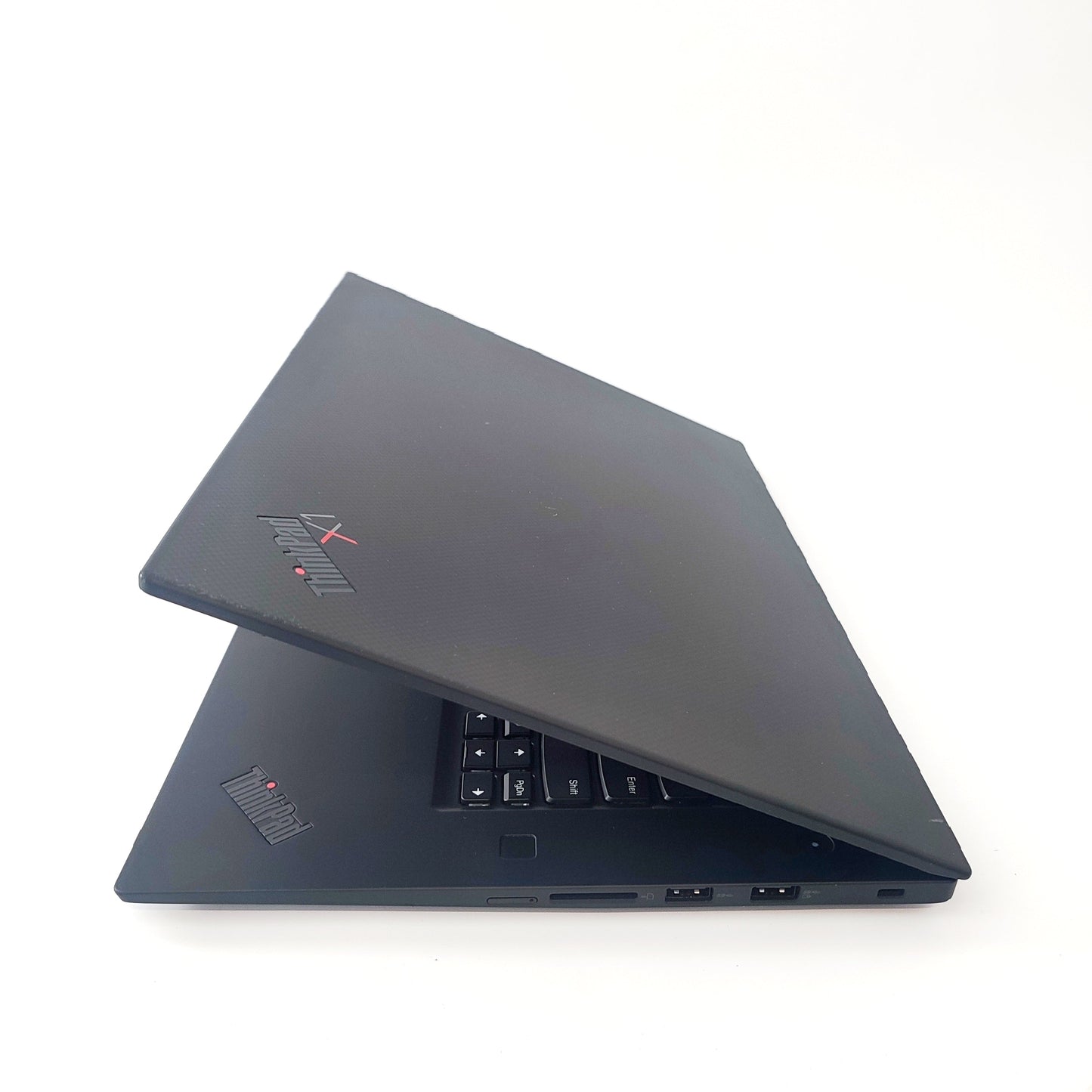 LENOVO ThinkPad X1 Extreme Gen 3/i7-10750H/32GB/500GB SSD/Nvidia Geforce GTX 1650/15.6″ UHD 4k/ID: 28890