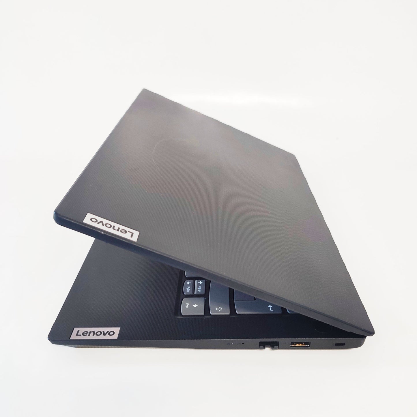 LENOVO V14 G2 ALC/Ryzen 5-5500U/12GB/256GB SSD/AMD/14″ FHD/ID: 28793