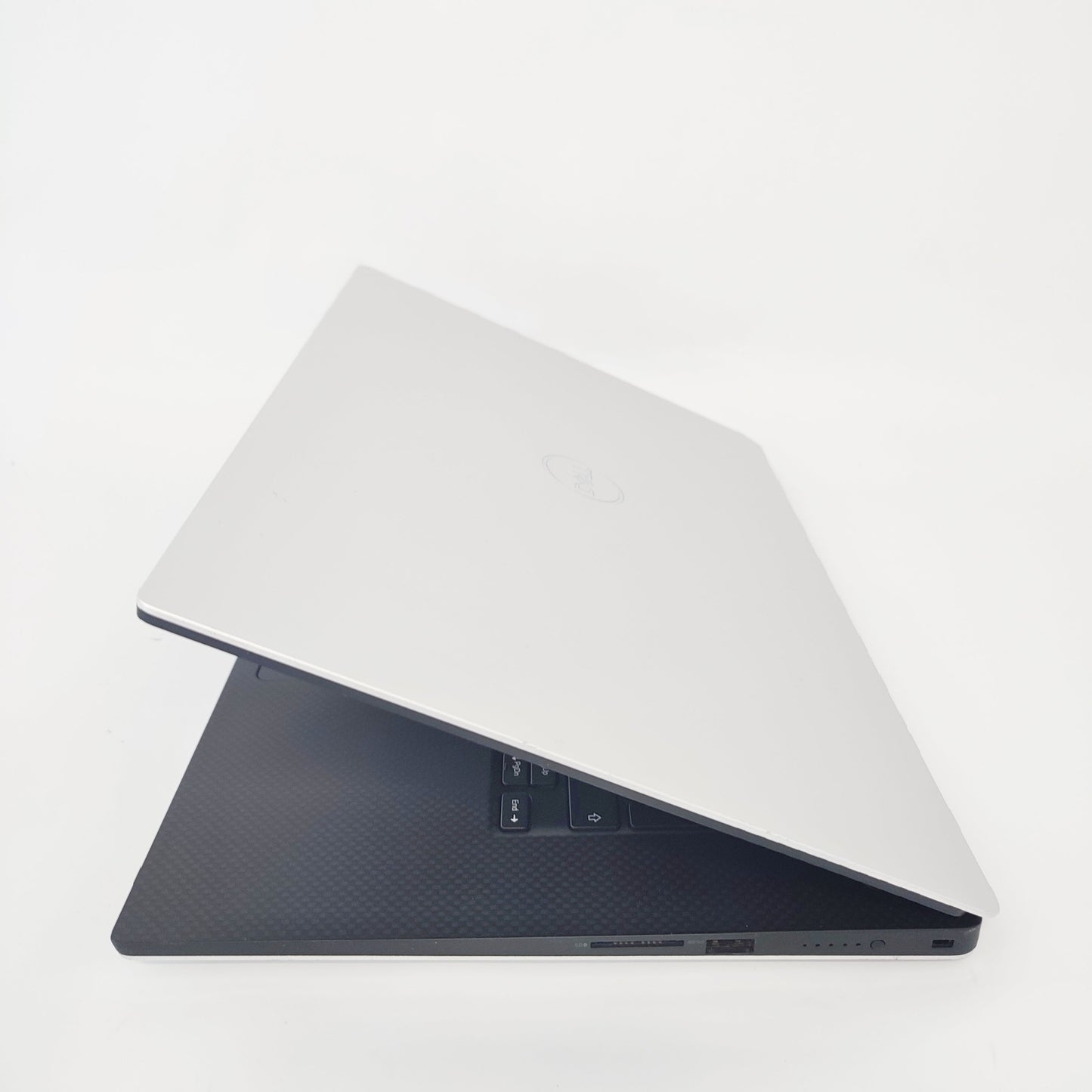DELL Precision 5540 Touch/i7-9850H/16GB/256GB SSD/Nvidia Quadro T1000/15.6″ FHD/ID: 29451