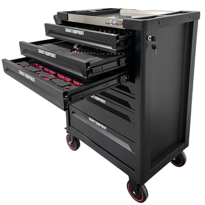 06-1057 Тележка для инструментов – 7 ящиков, 5 из которых полностью заполнены (237 предметов).