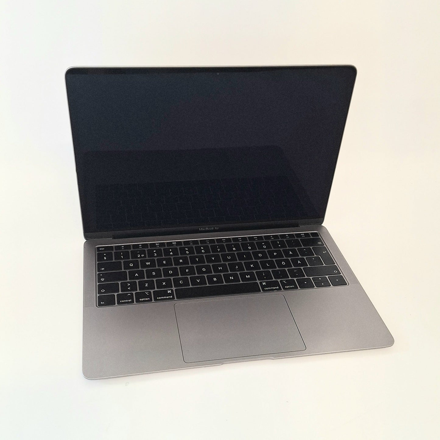 APPLE MacBook Air A1932 (2019) Космический серый/i5-8210Y/8 ГБ/256 ГБ SSD/Intel HD Graphics/13,3″ Retina/ID: 22603