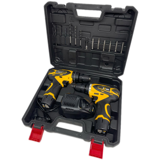 Elektriskā urbja komplekts ar piederumiem melnā korpusā uz balta fona