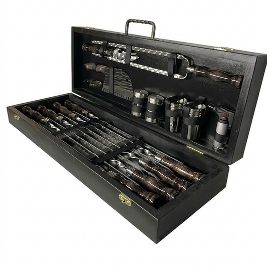 Профессиональный подарочный набор для барбекю "Гранд-мастер" в изысканном деревянном футляре.