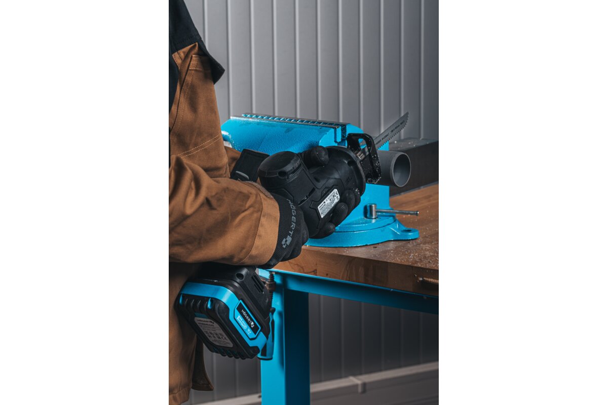 Brushless mini reciprocating saw 18V