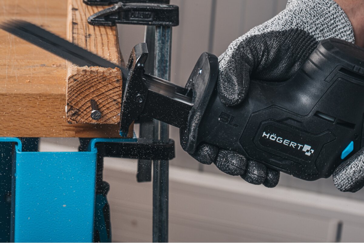 Brushless mini reciprocating saw 18V