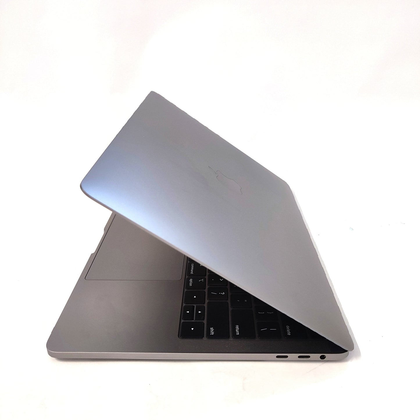 APPLE MacBook Pro A1989 (2018) Космический серый/i5-8259U/16 ГБ/500 ГБ SSD/Intel HD Graphics/13,3″ Retina/ID: 17874