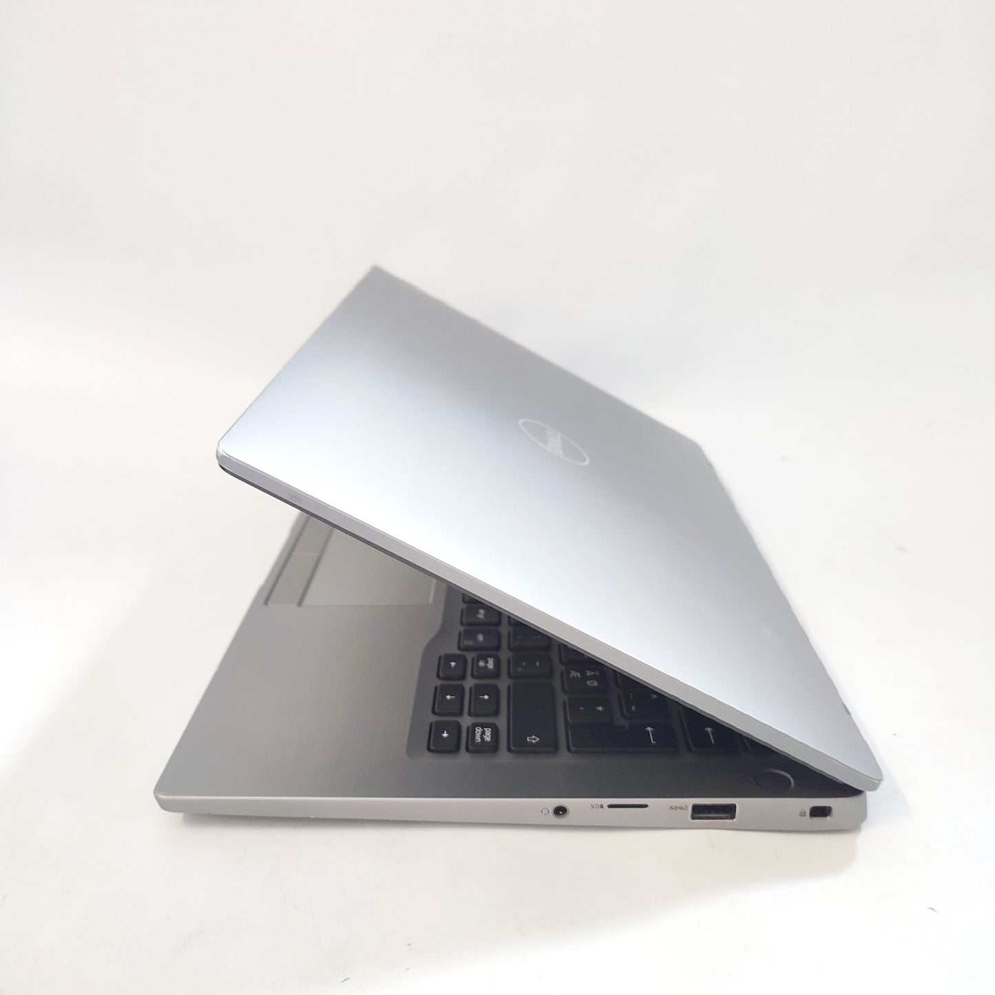 DELL Latitude 7400/i7-8665U/16 ГБ/256 ГБ SSD/Intel HD Graphics/14″ FHD/ID: 10632