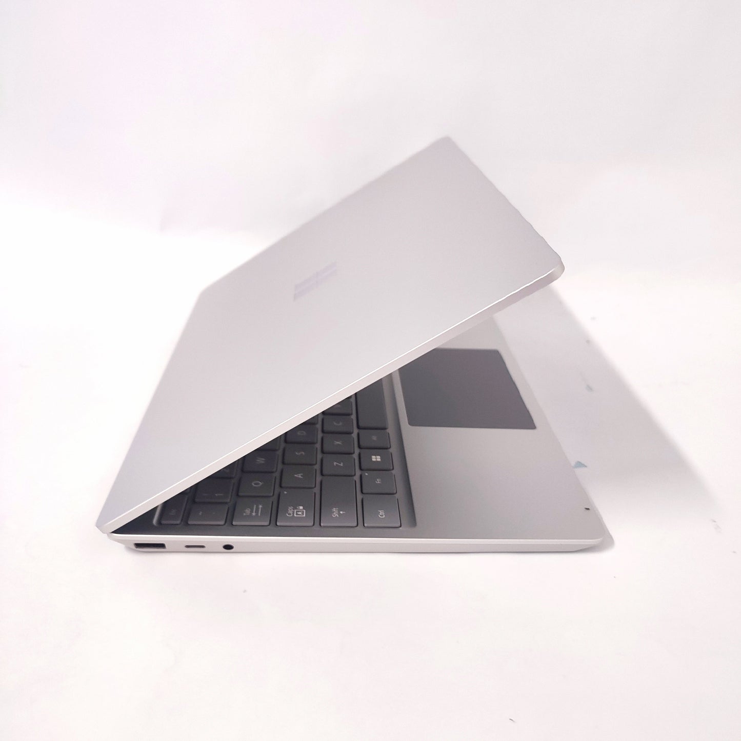 Microsoft Surface Laptop Go 2/i5-1135G7/8ГБ/120ГБ SSD/Intel HD Graphics/12.5″ HD+/ID: 17725
