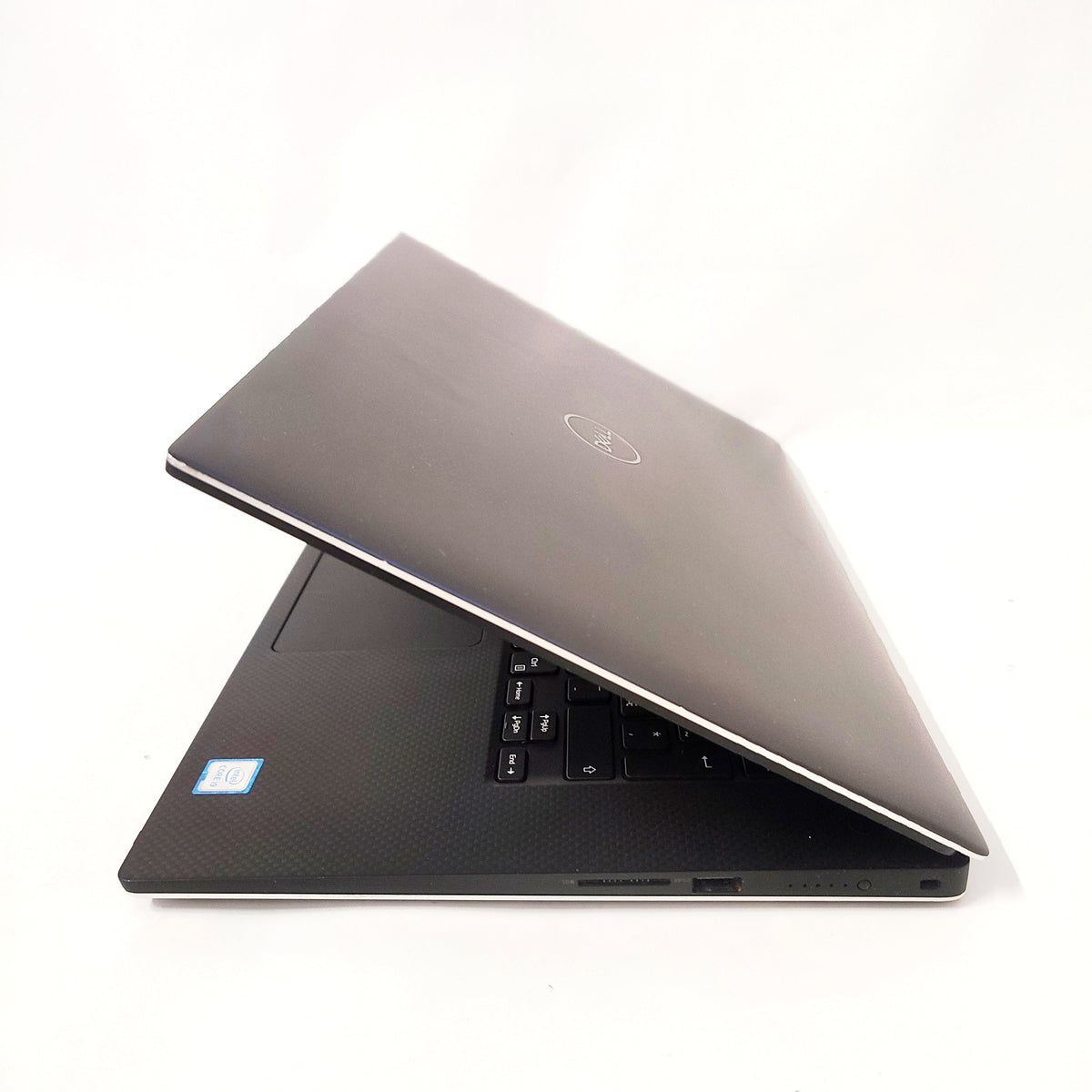 DELL Precision 5530/i9-8950HK/16GB/256GB SSD/NVIDIA Quadro P2000/15.6″ FHD/ID: 30409