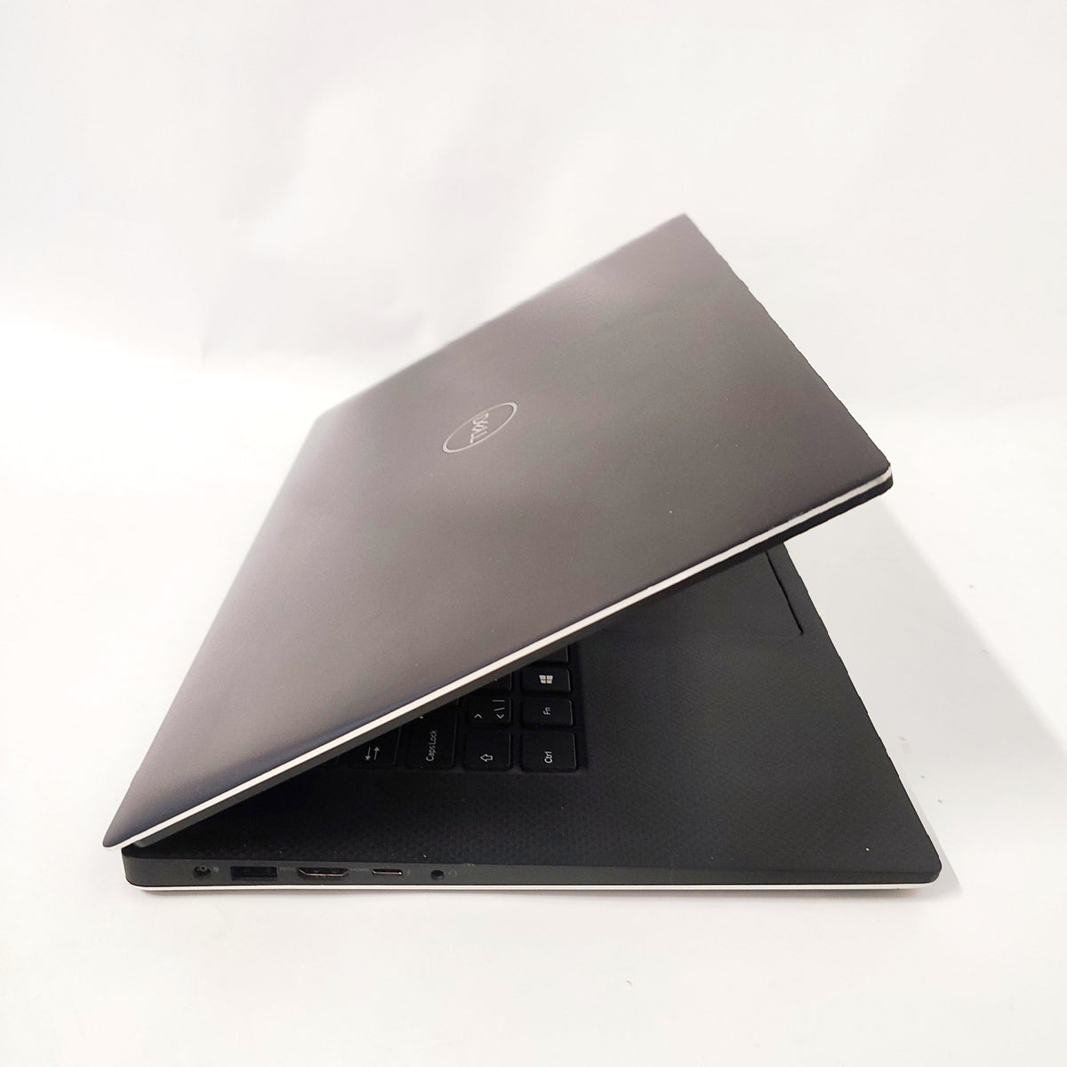 DELL Precision 5530/i9-8950HK/16GB/256GB SSD/NVIDIA Quadro P2000/15.6″ FHD/ID: 30409