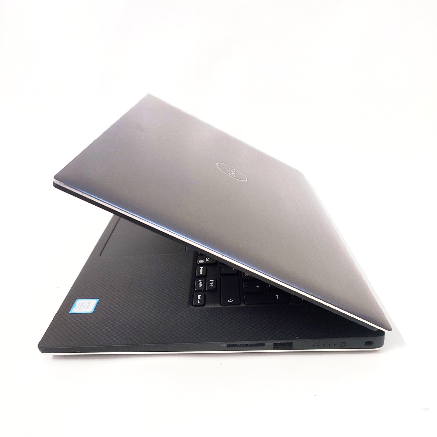 DELL Precision 5530/Xeon E-2176M/16GB/256GB SSD/NVIDIA Quadro P1000/15.6″ FHD/ID: 29450