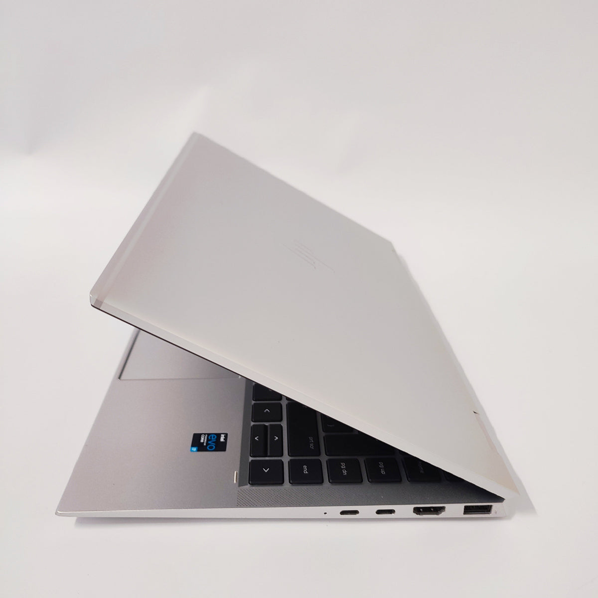 HP EliteBook x360 1040 G8 Touch/i7-1165G7/16GB/256GB SSD/Intel HD Graphics/14″ FHD/ID: 18859