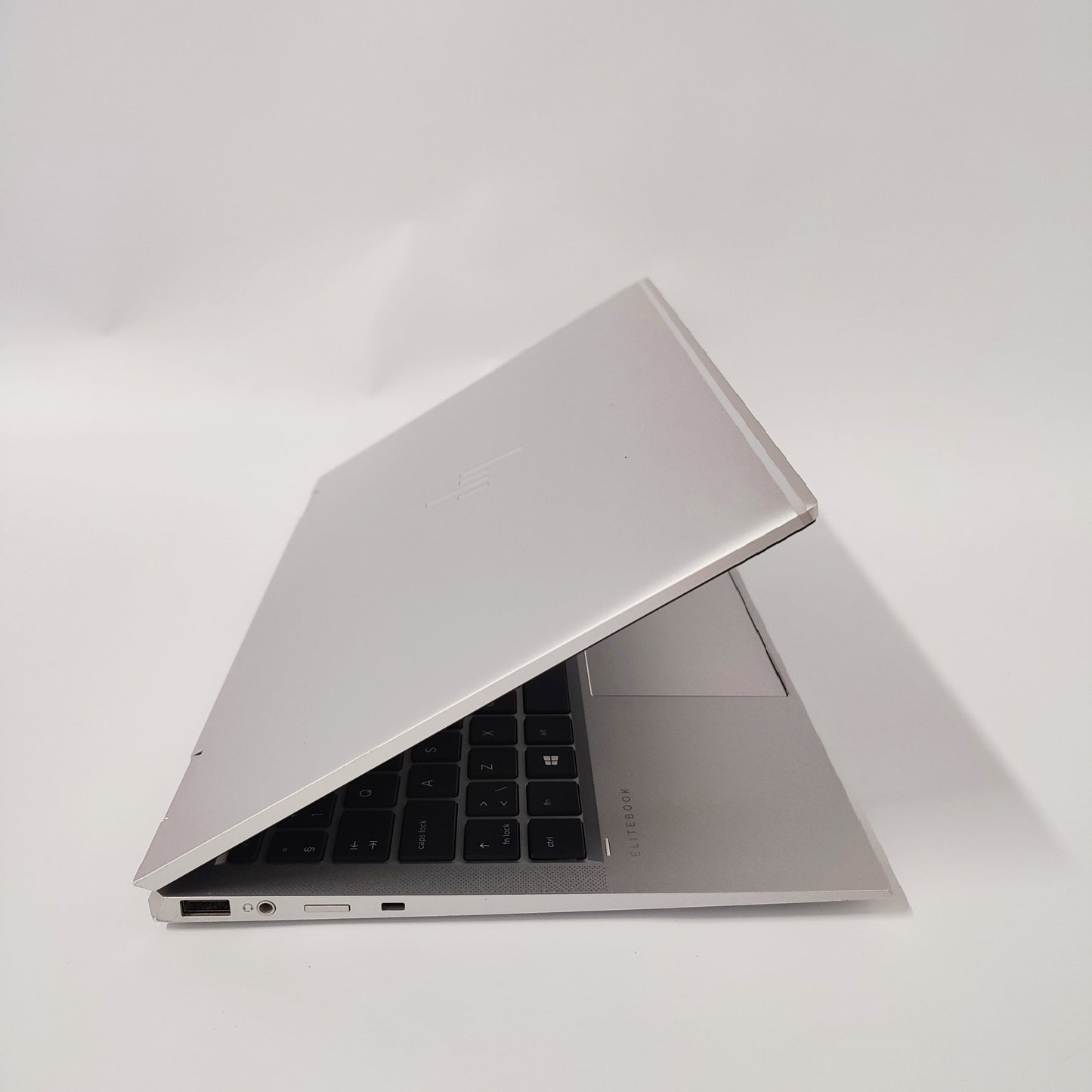 HP EliteBook x360 1040 G8 Touch/i7-1165G7/16GB/256GB SSD/Intel HD Graphics/14″ FHD/ID: 18859