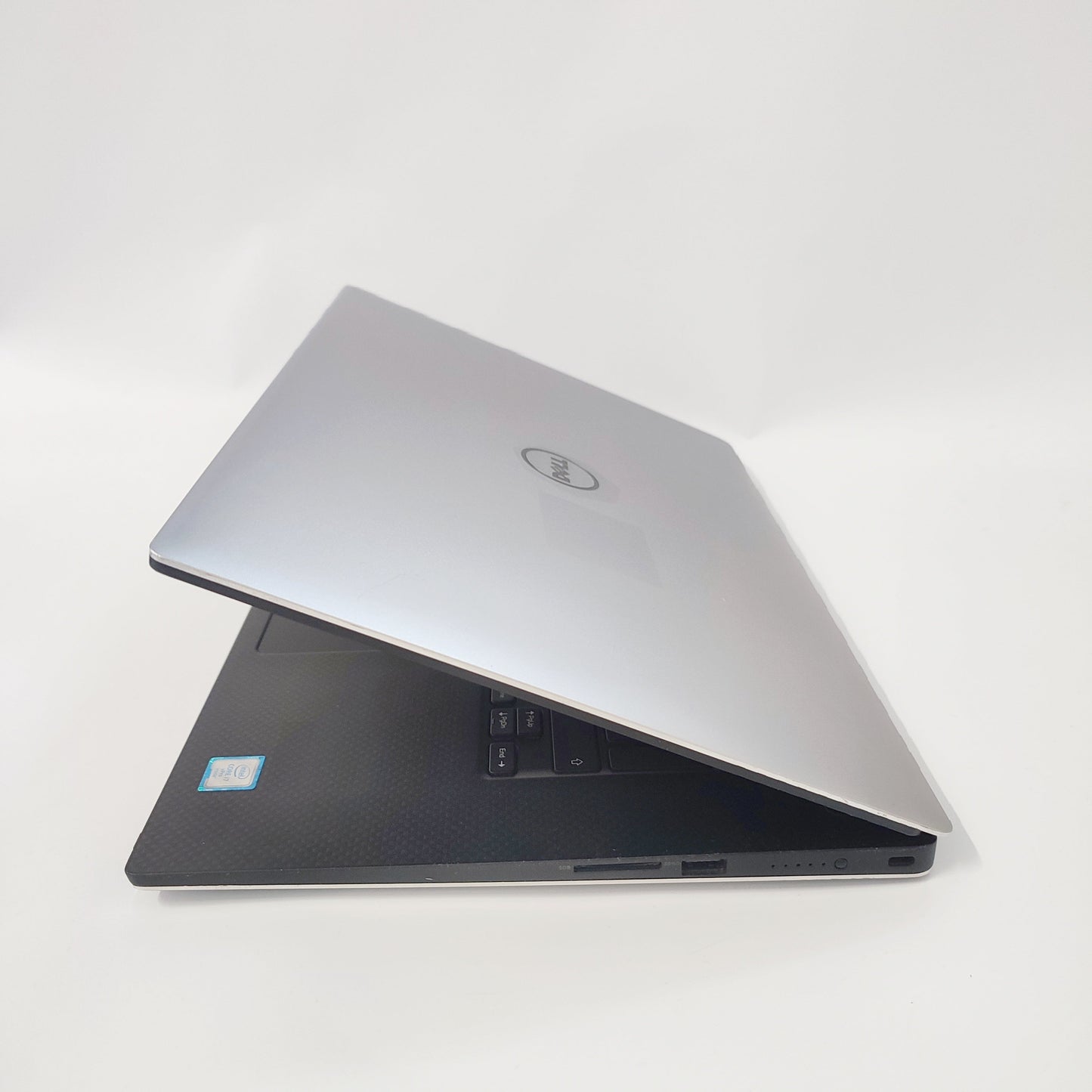 DELL Precision 5510/i7-6820HQ/16GB/256GB SSD/Nvidia Quadro M1000M/15,6″ FHD/ID: 13344