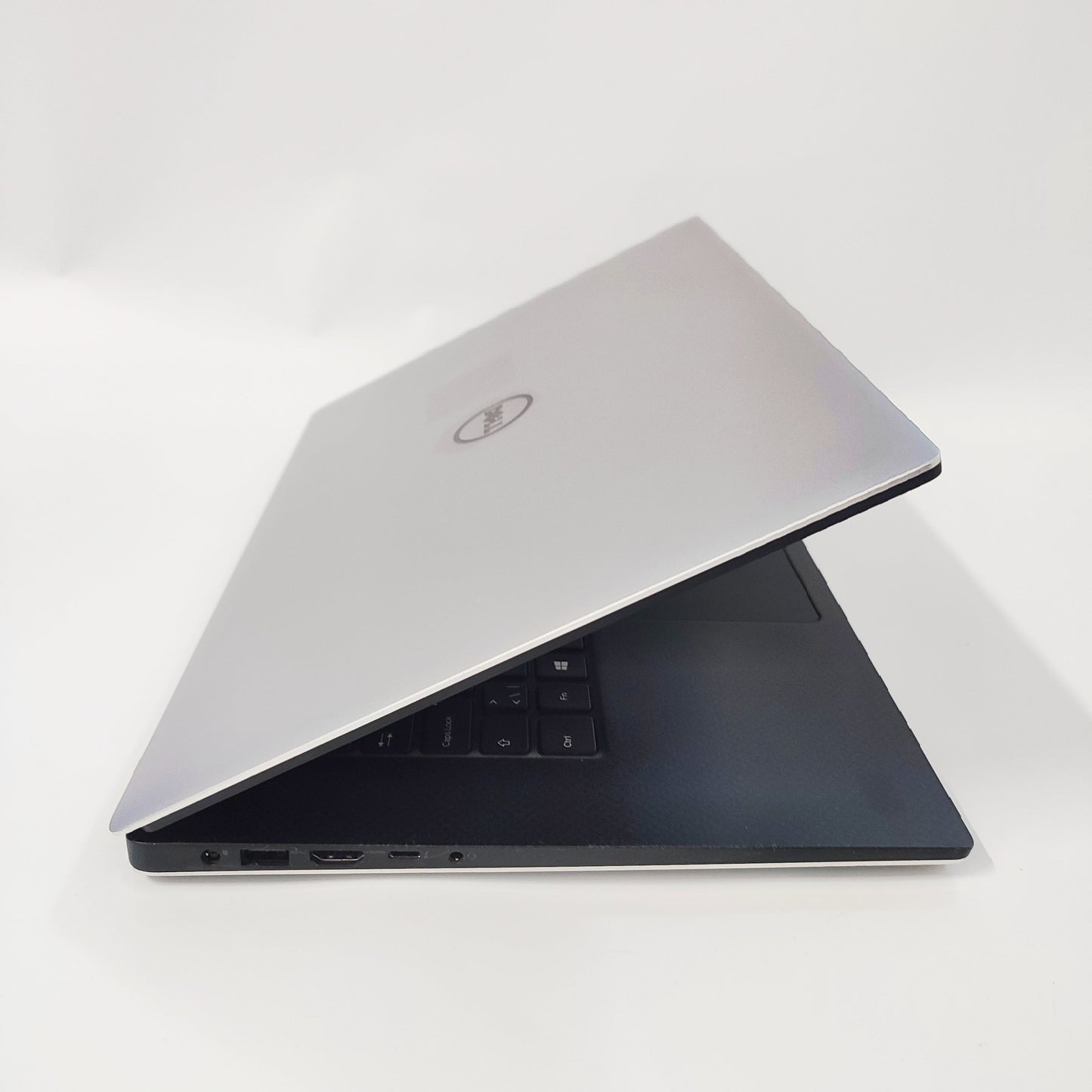 DELL Precision 5510/i7-6820HQ/16GB/256GB SSD/Nvidia Quadro M1000M/15,6″ FHD/ID: 13344
