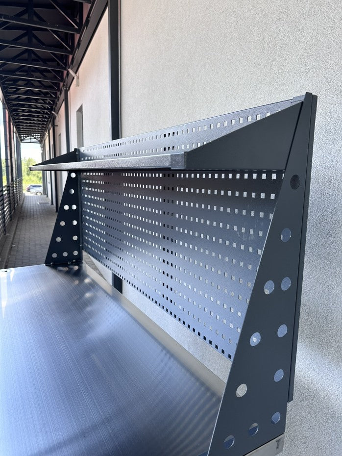 УМНОЕ ОБОРУДОВАНИЕ Верстак с ящиками и полкой + перфорированная стенка SM04