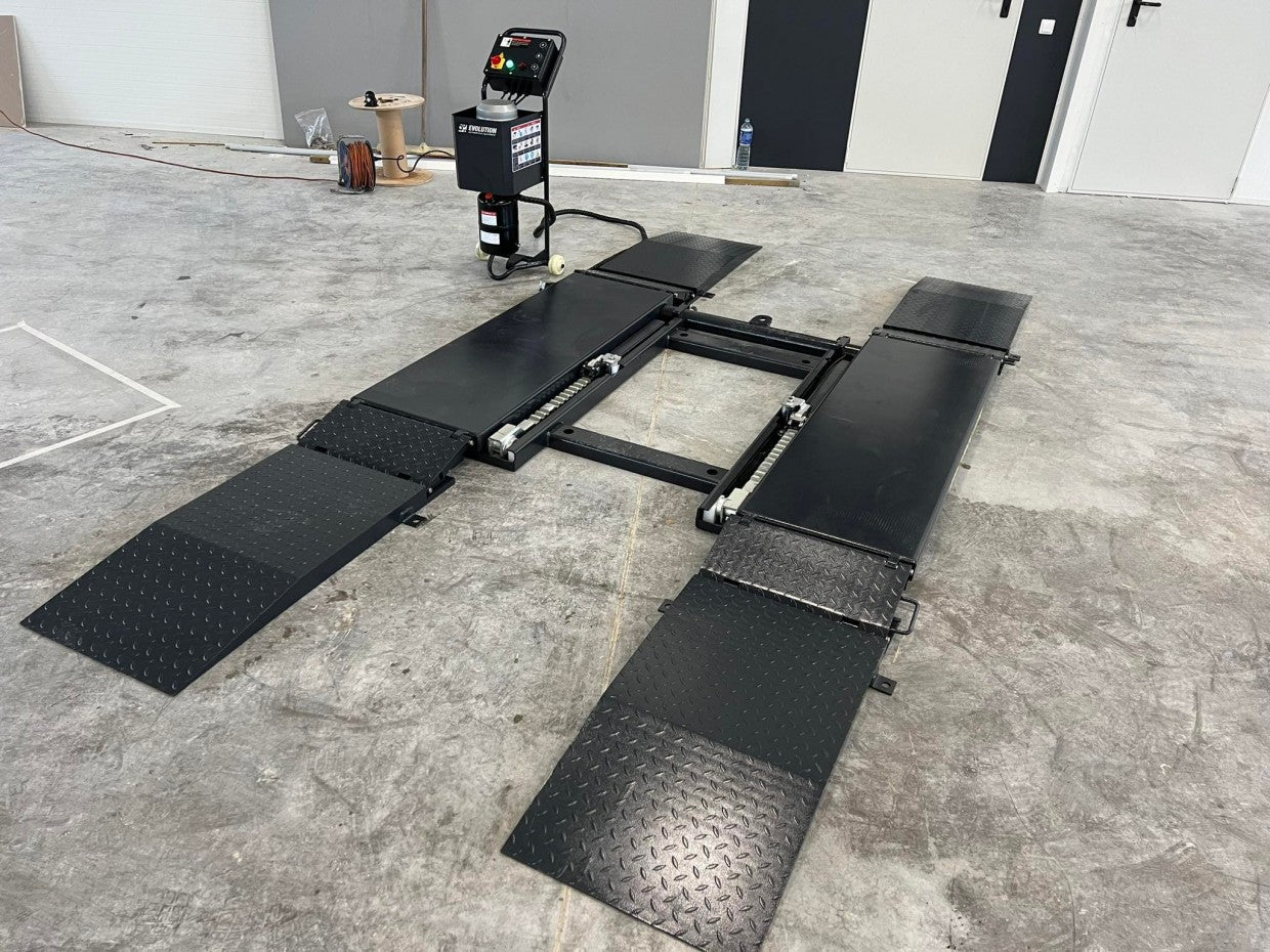 EVO-3000E Scissor Mobile Lift with Automatic Locking