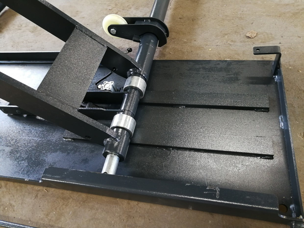 Мобильный ножничный подъемник JH-3500SE с автоматическими фиксаторами.