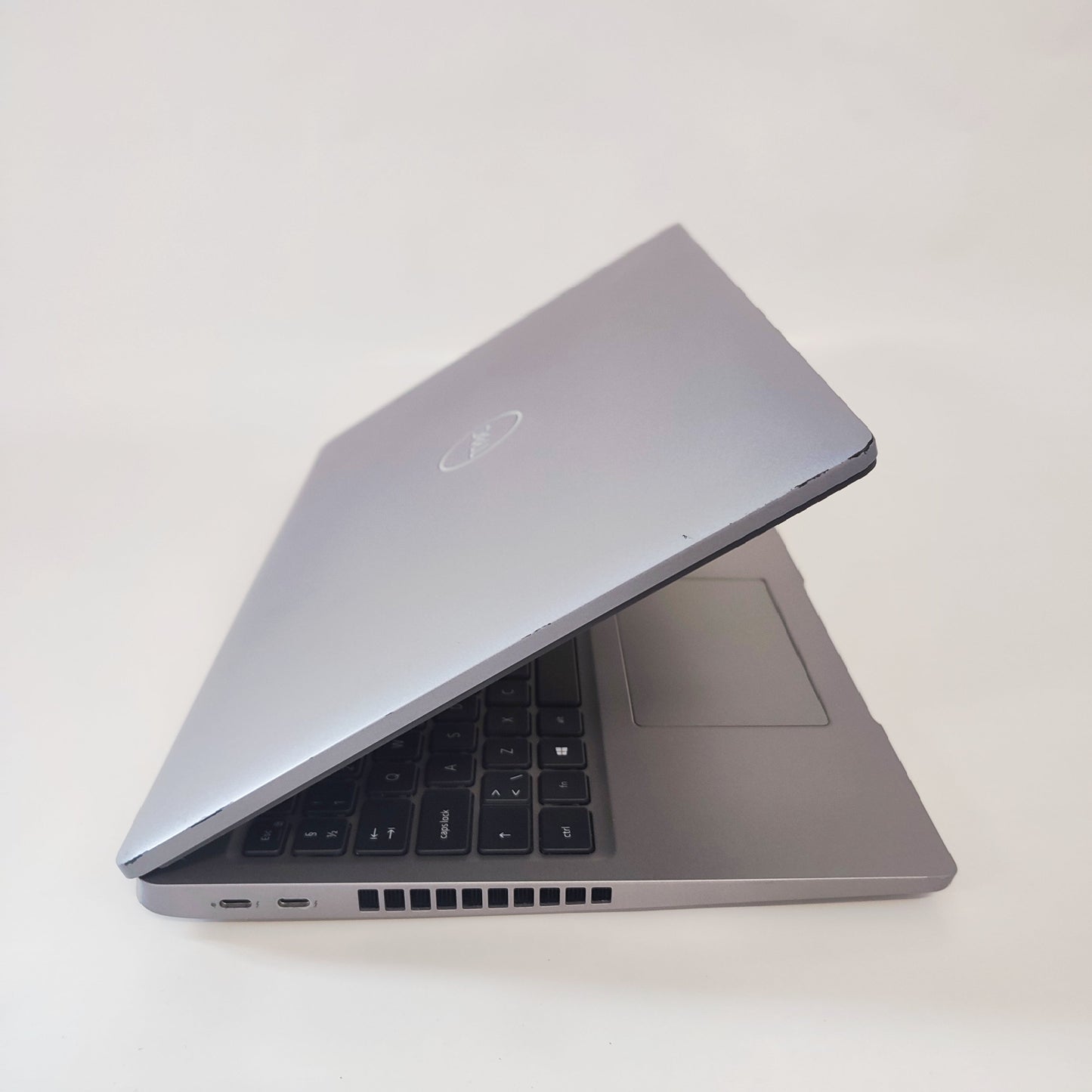 DELL Latitude 5520/i3-1125G4/16GB/256GB SSD/Intel HD Graphics/15.6″ FHD/ID: 29718