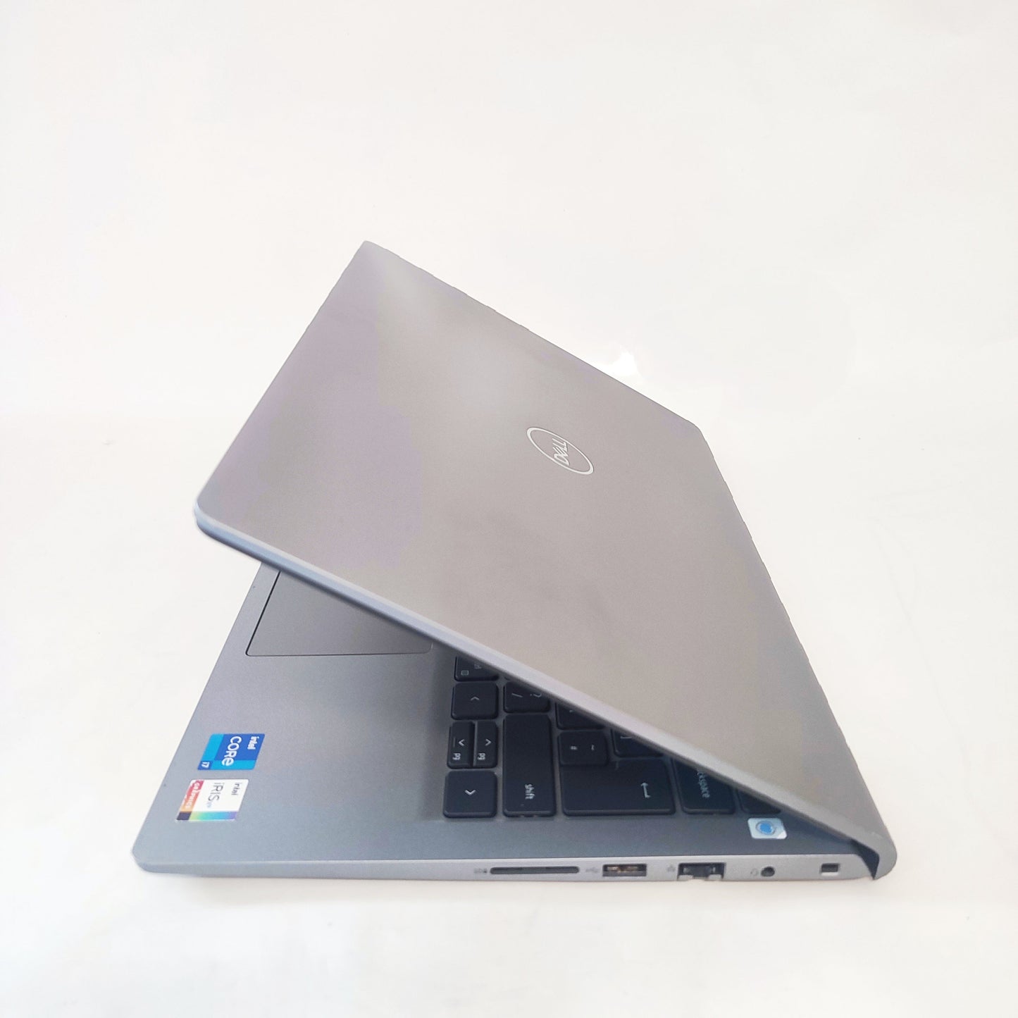 DELL Vostro 14 3430/i7-1355U/16 GB/500 GB SSD/Intel Iris/14″ FHD/ID: 30176