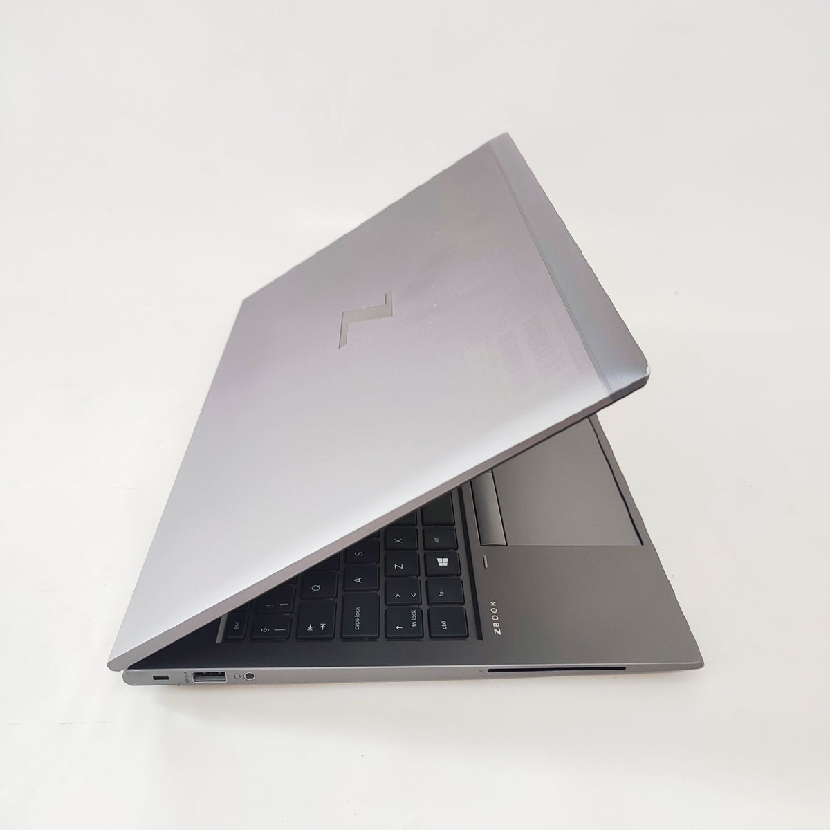 HP Zbook Firefly 15 G7/i5-10210U/16GB/256GB SSD/Intel HD Graphics/15.6″ FHD/ID: 29934