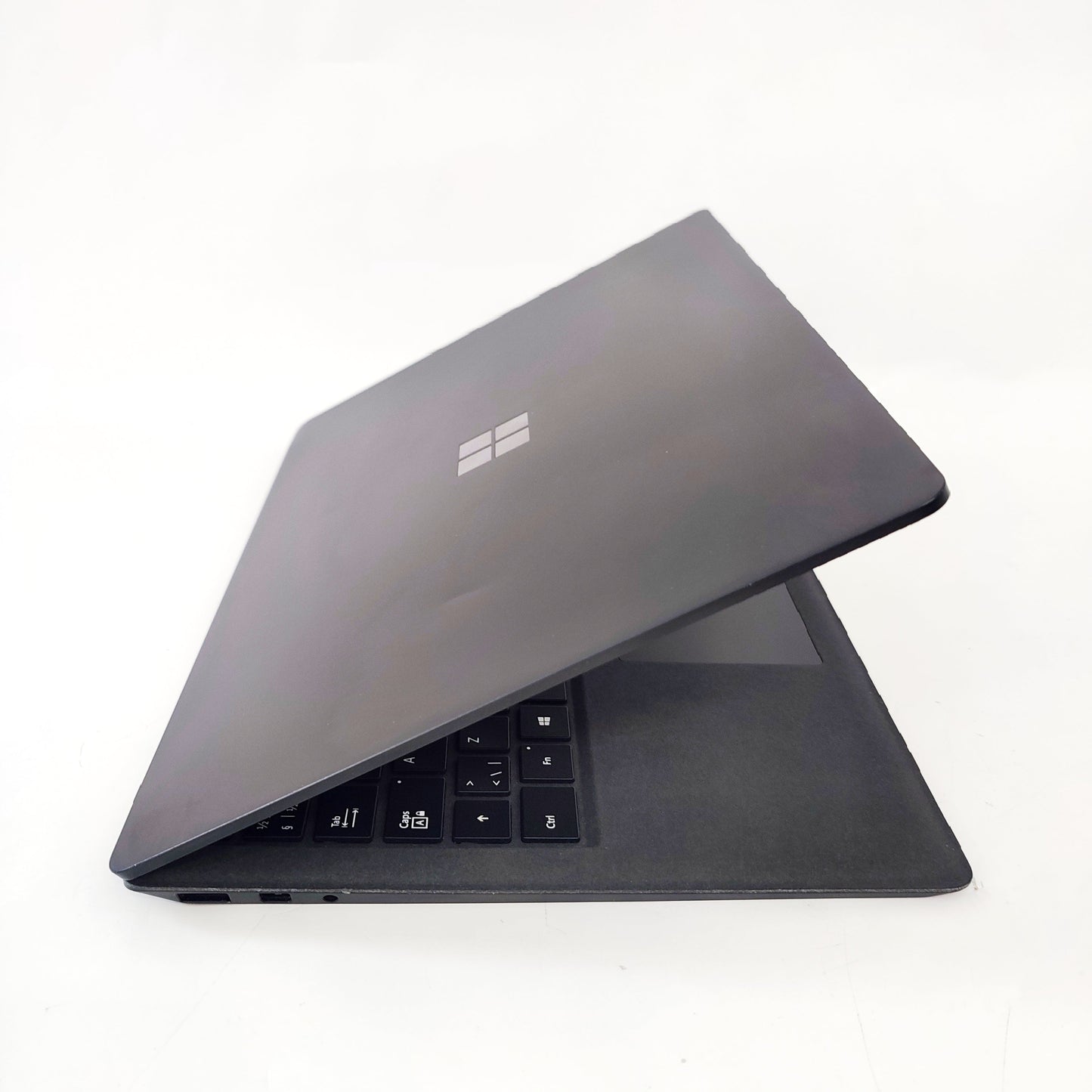 MICROSOFT Surface Laptop 2 Black/i7-8650U/8GB/256GB SSD/Intel Iris/13.5″ QHD/ID: 29833