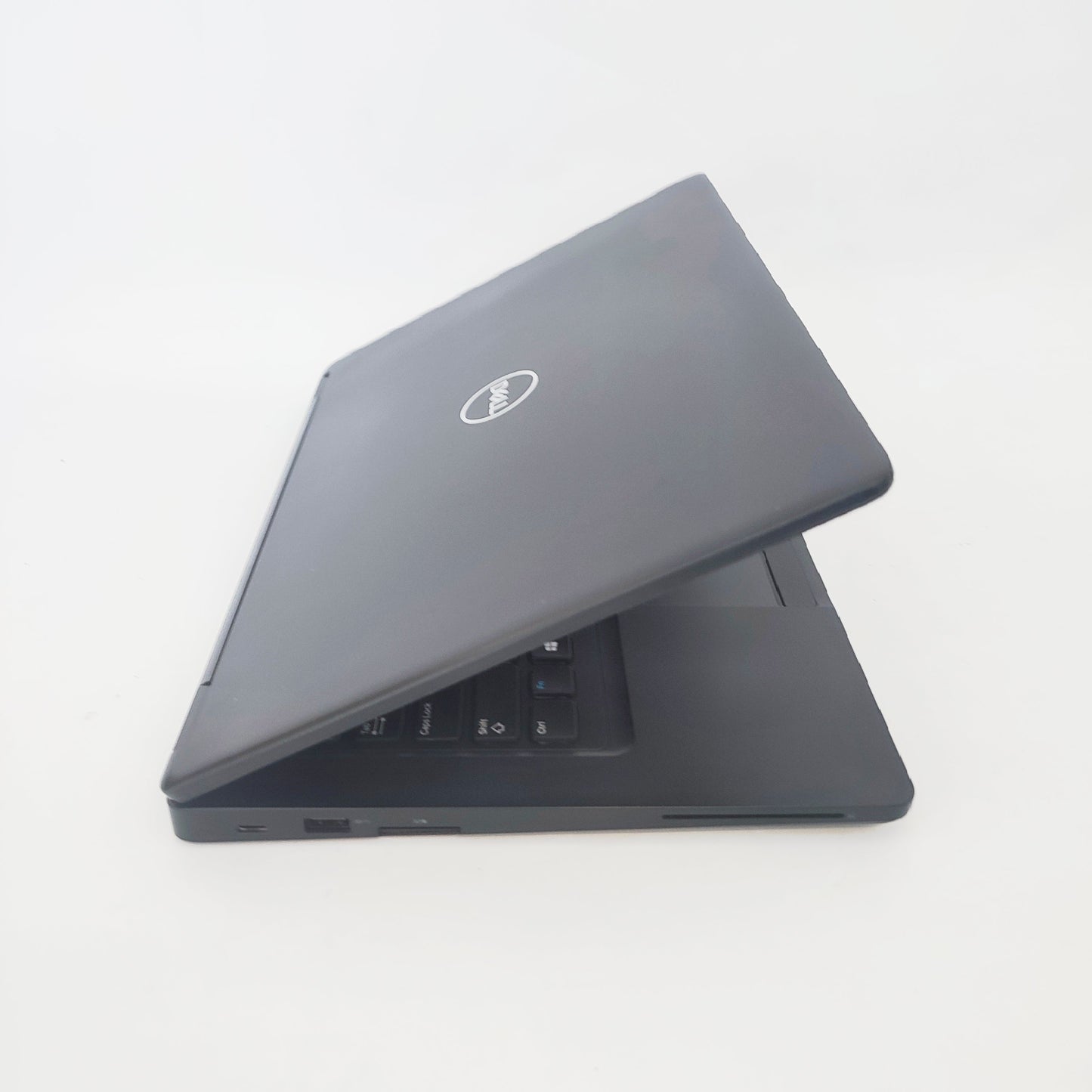 DELL Latitude 5490/i5-8250U/16GB/256GB SSD/Intel HD Graphics/14″ FHD/ID: 13080