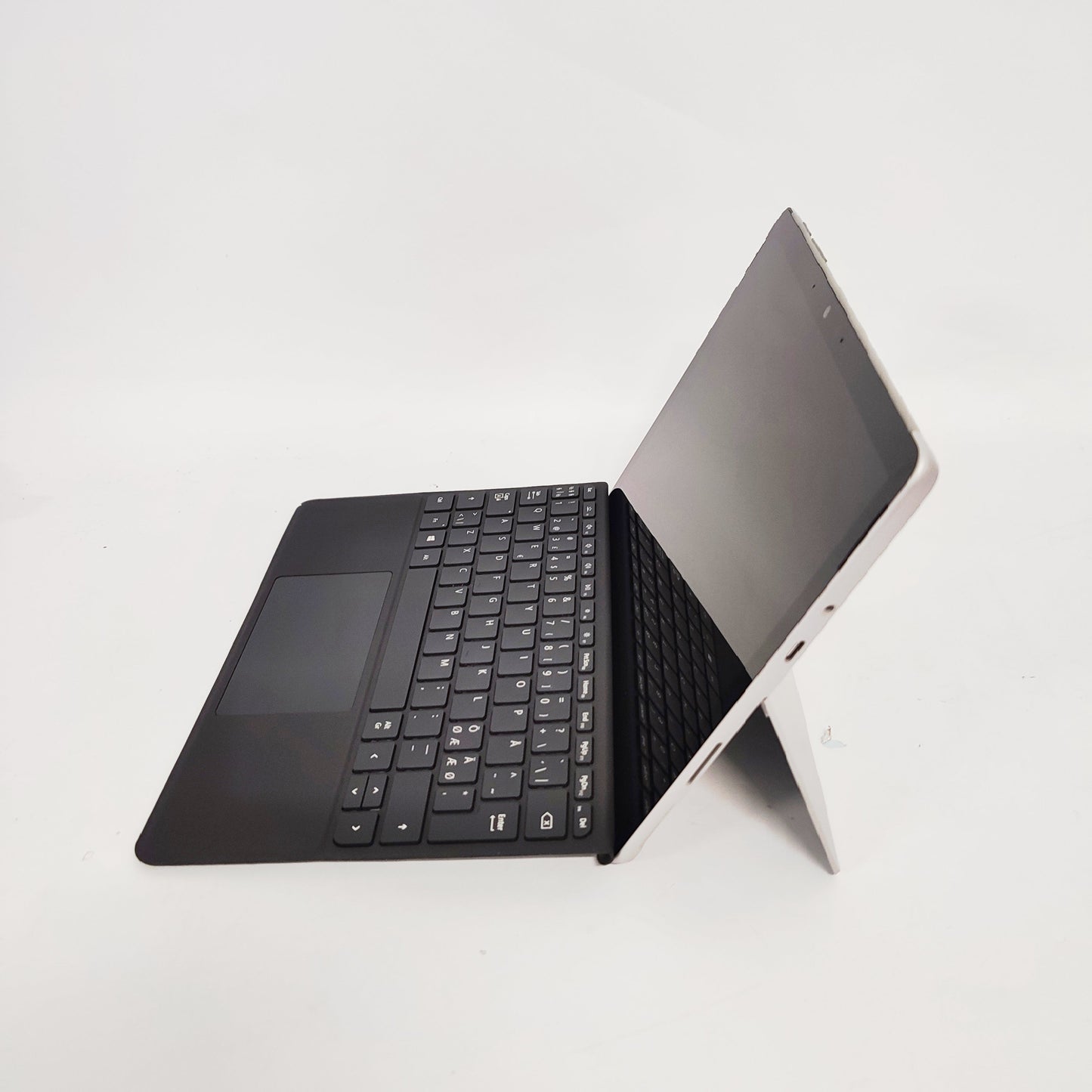 Microsoft Surface Laptop Go 2 (1927)/Core M3-8100Y/8GB/120GB SSD/Intel HD Graphics/10.1″FHD/ID: 23652