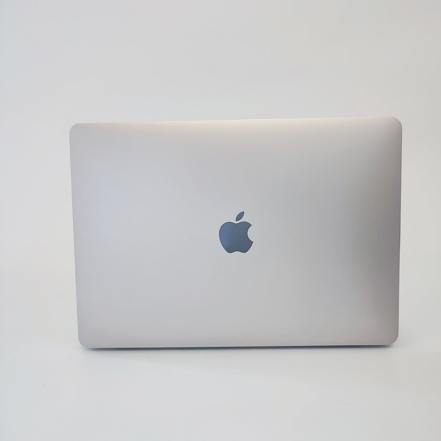 APPLE MacBook Pro A2338 (2020) Kosmosa pelēks/M1/16GB/256GB SSD/Apple/13.3″ Retina/ID: 29108