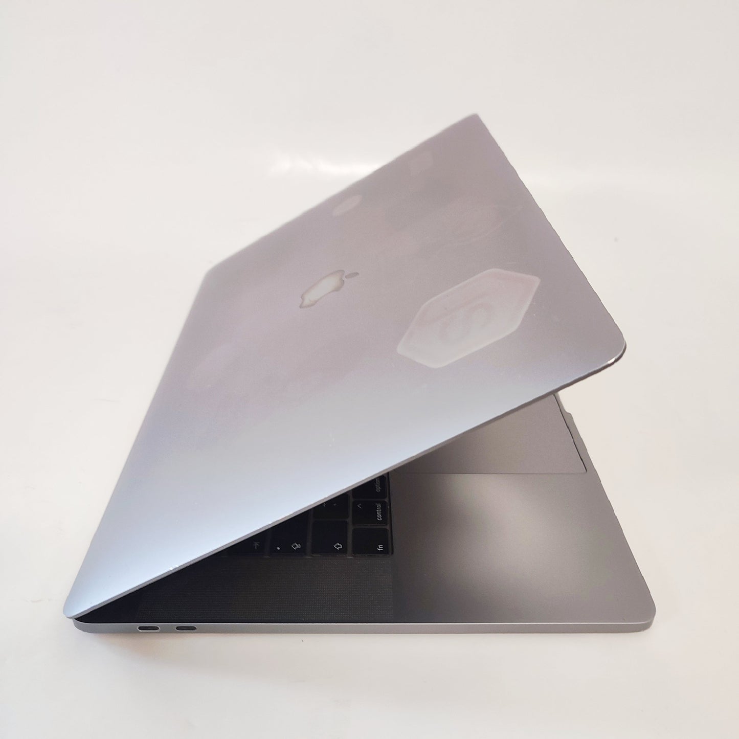 APPLE MacBook Pro A1990 (2019) Space Grey/i7-9750H/16GB/500GB SSD/AMD Radeon/15.4'' Retina/ID: 28508