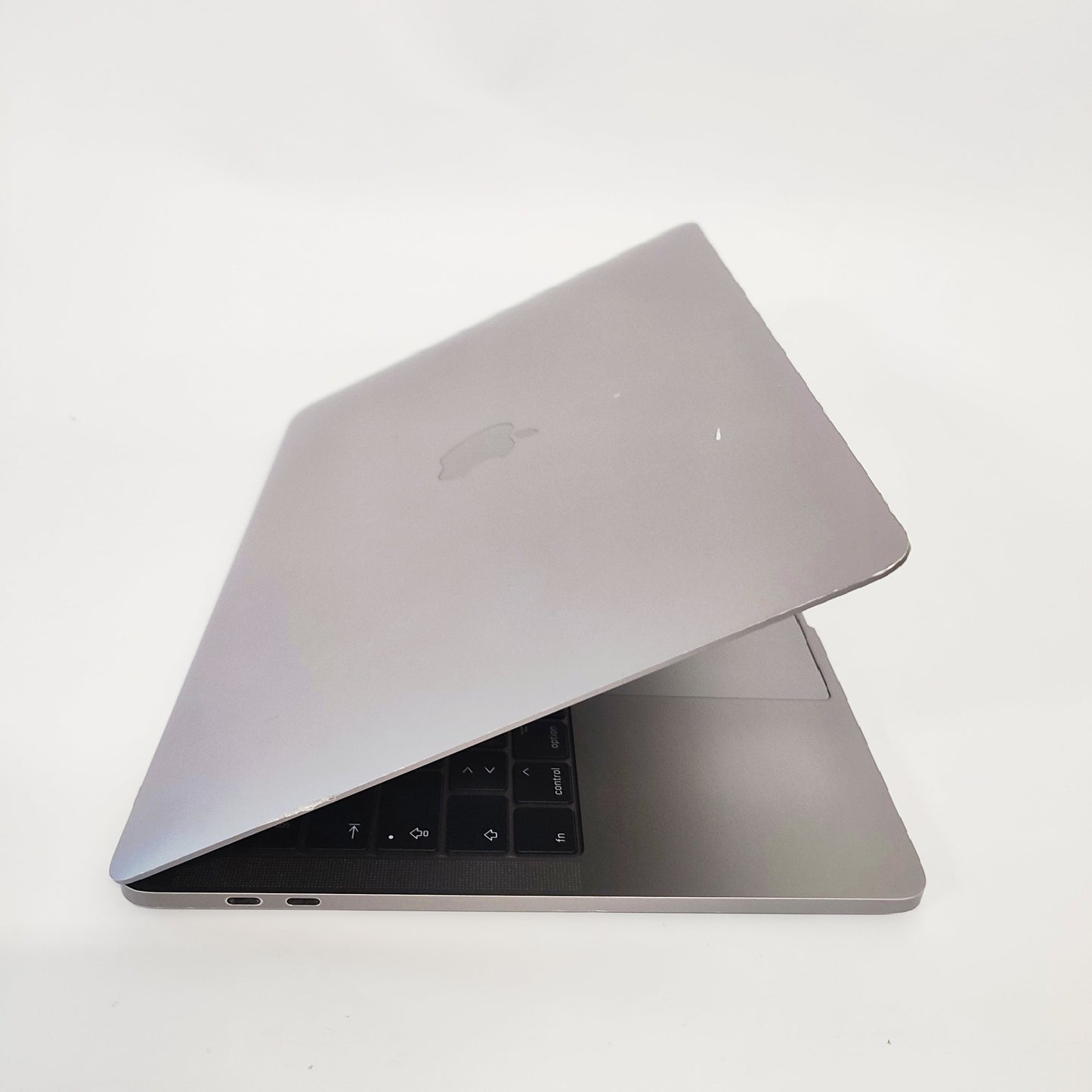 APPLE MacBook Pro A1706 (2017) Space Grey/i7-7567U/16GB/256GB SSD/Intel Iris/13.3″ Retina/ID: 24296