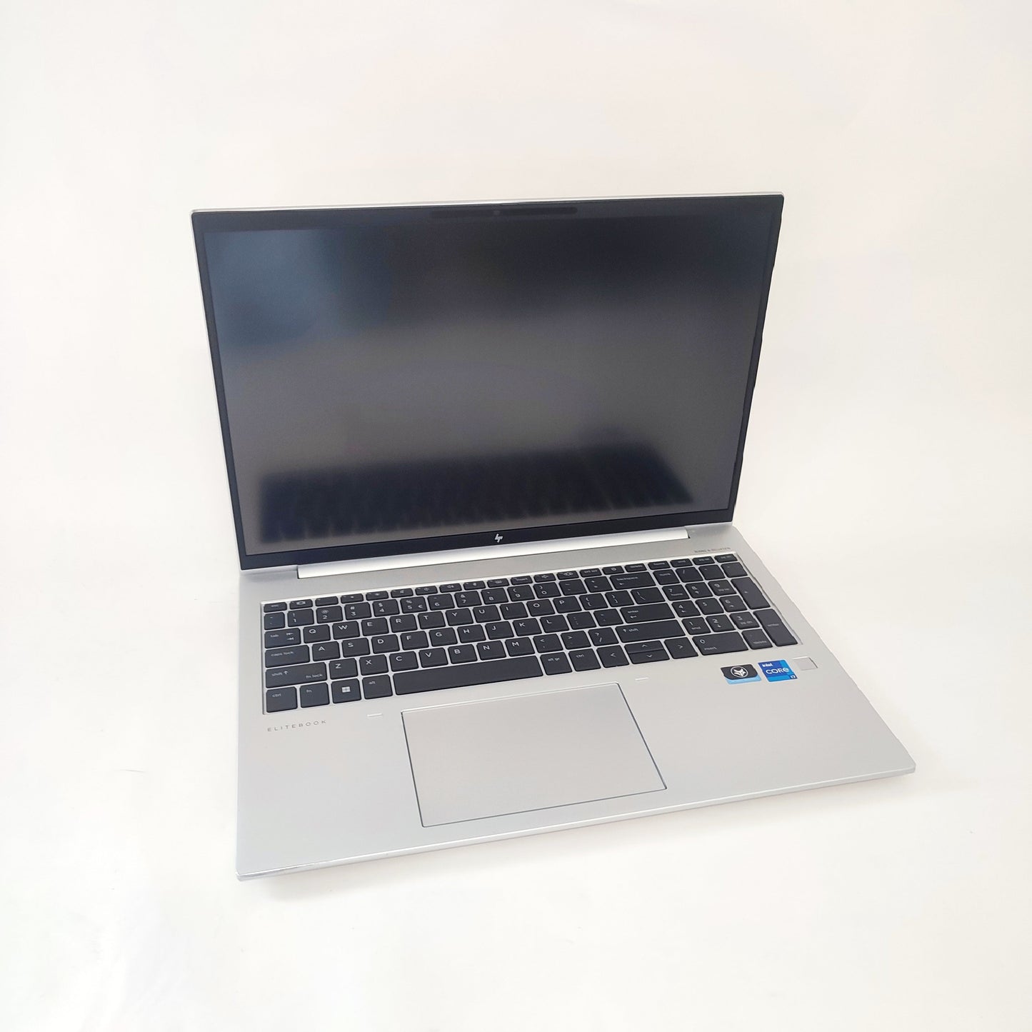 HP EliteBook 860 G9/i7-1255U/16ГБ/500ГБ SSD/Intel Iris/16″ WUXGA/ID: 27939