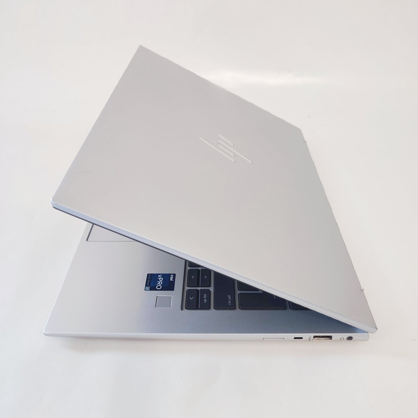 HP EliteBook 840 G10/i7-1365U/16GB/256GB SSD/Intel Iris/14″ FHD/ID: 28588