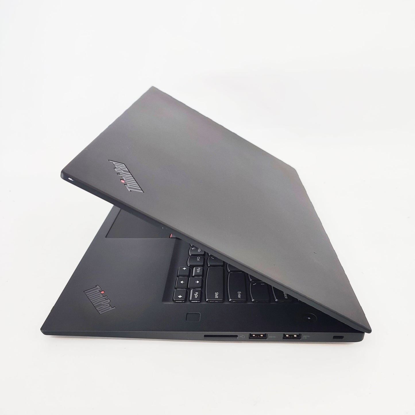 LENOVO ThinkPad P1 Gen3 Touch/i7-10850H/32GB/500GB SSD/Nvidia Quadro T2000/15.6″ FHD/ID: 28827