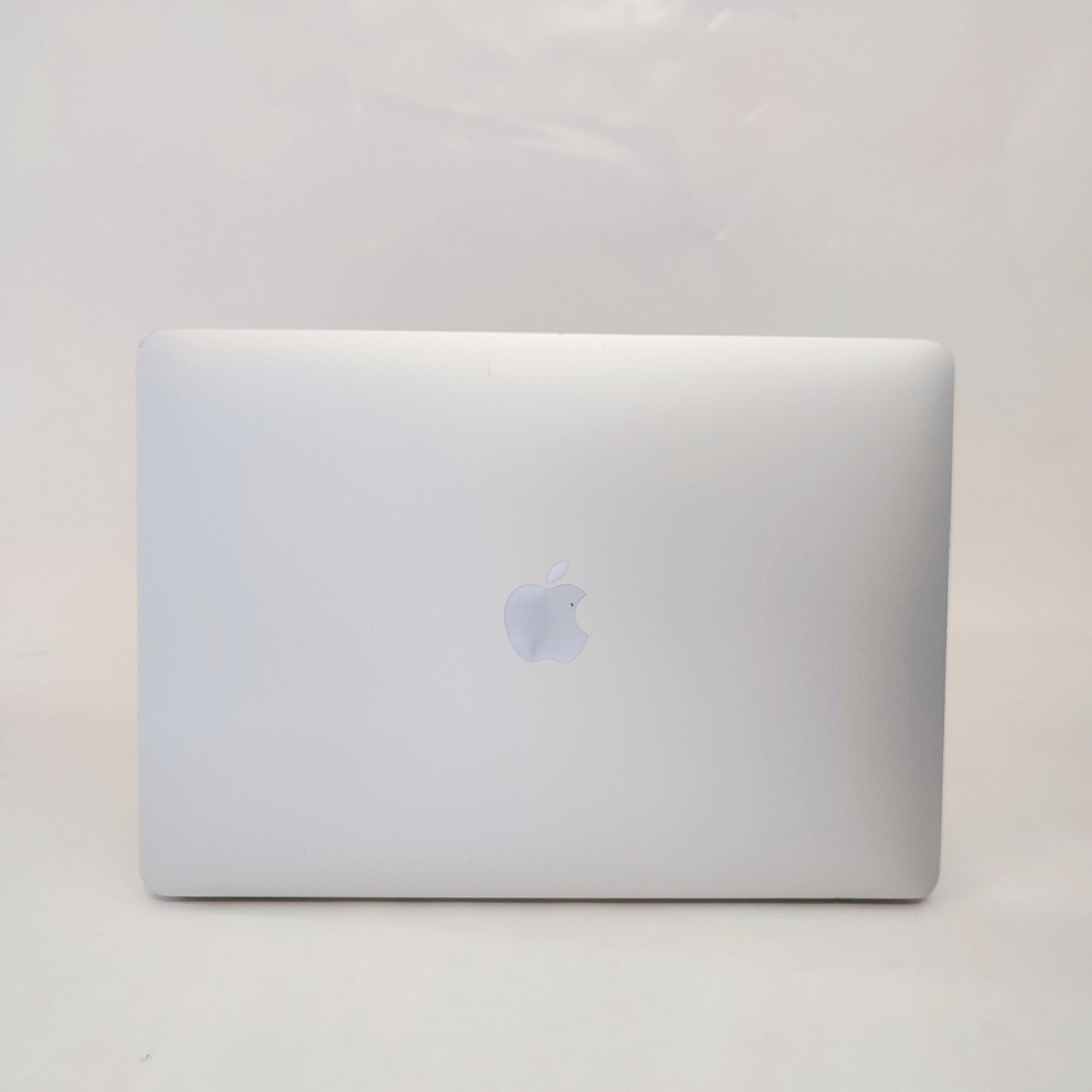 APPLE MacBook Pro A1706 (2017) Sudrabs/i5-7267U/8GB/256GB SSD/Intel Iris/13.3″ Retina/ID: 28755