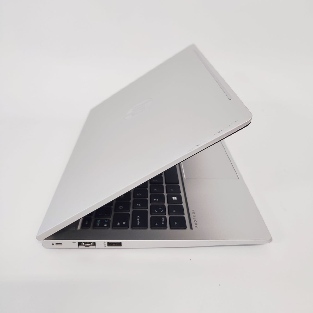 HP ProBook 440 G8/i7-1165G7/16GB/256GB SSD/Nvidia Geforce MX450/14″ FHD/ID: 24773
