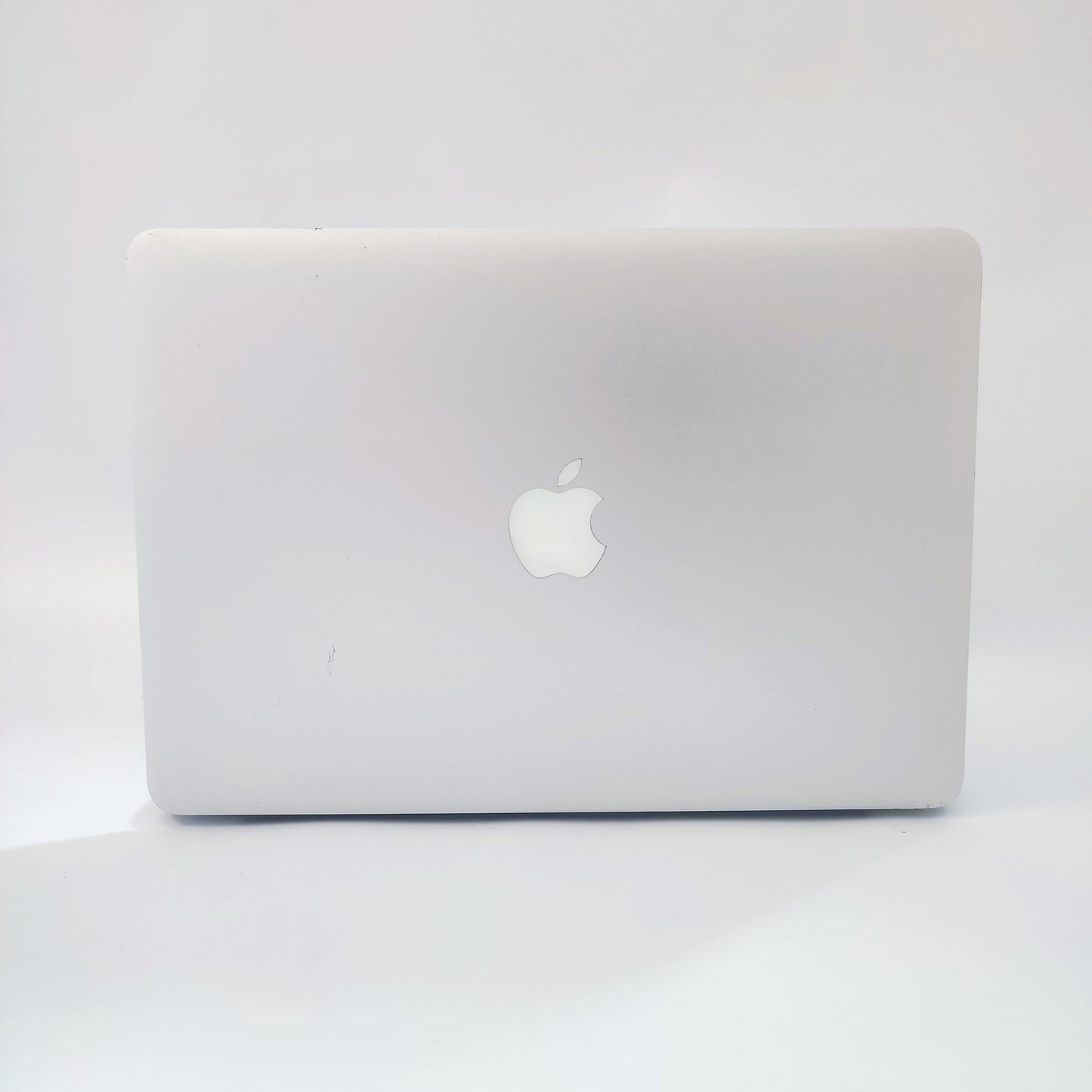 APPLE MacBook Air A1466 (2017)/i5-5350U/8GB/256GB SSD/Intel HD Graphics/13.3″ HD+/ID: 20291